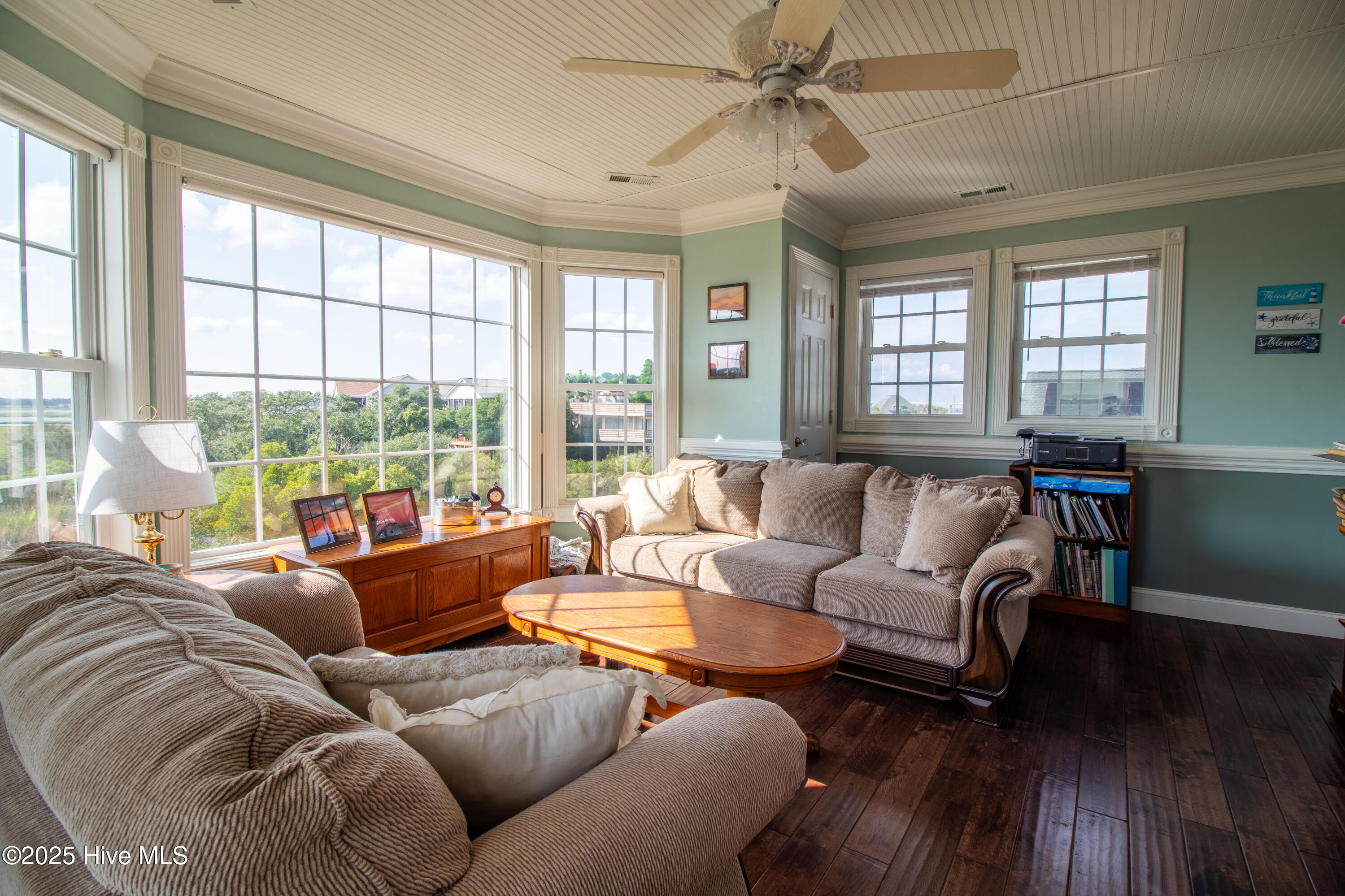 100535600 | Photo 10