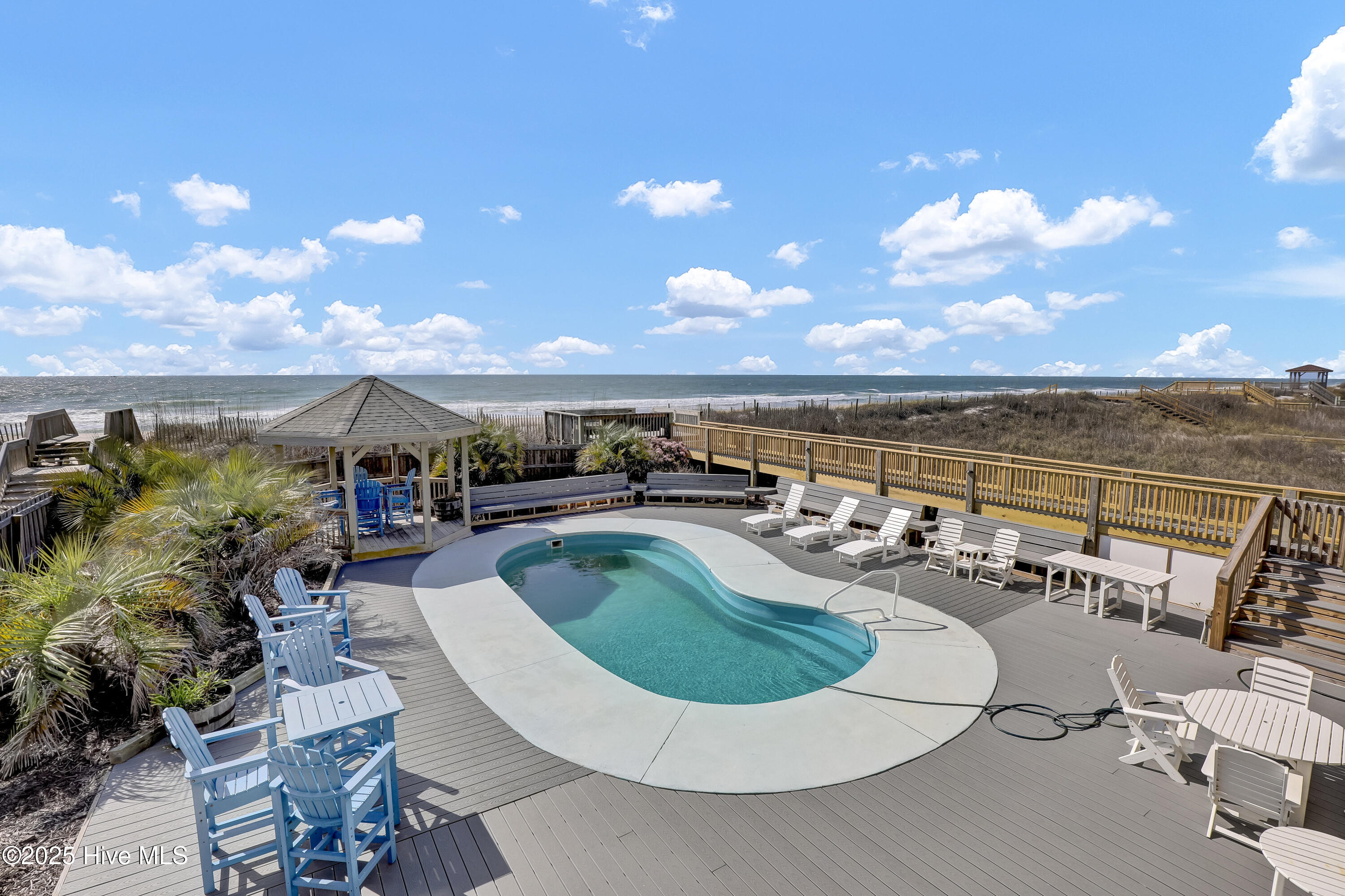 100538324 | Photo 59