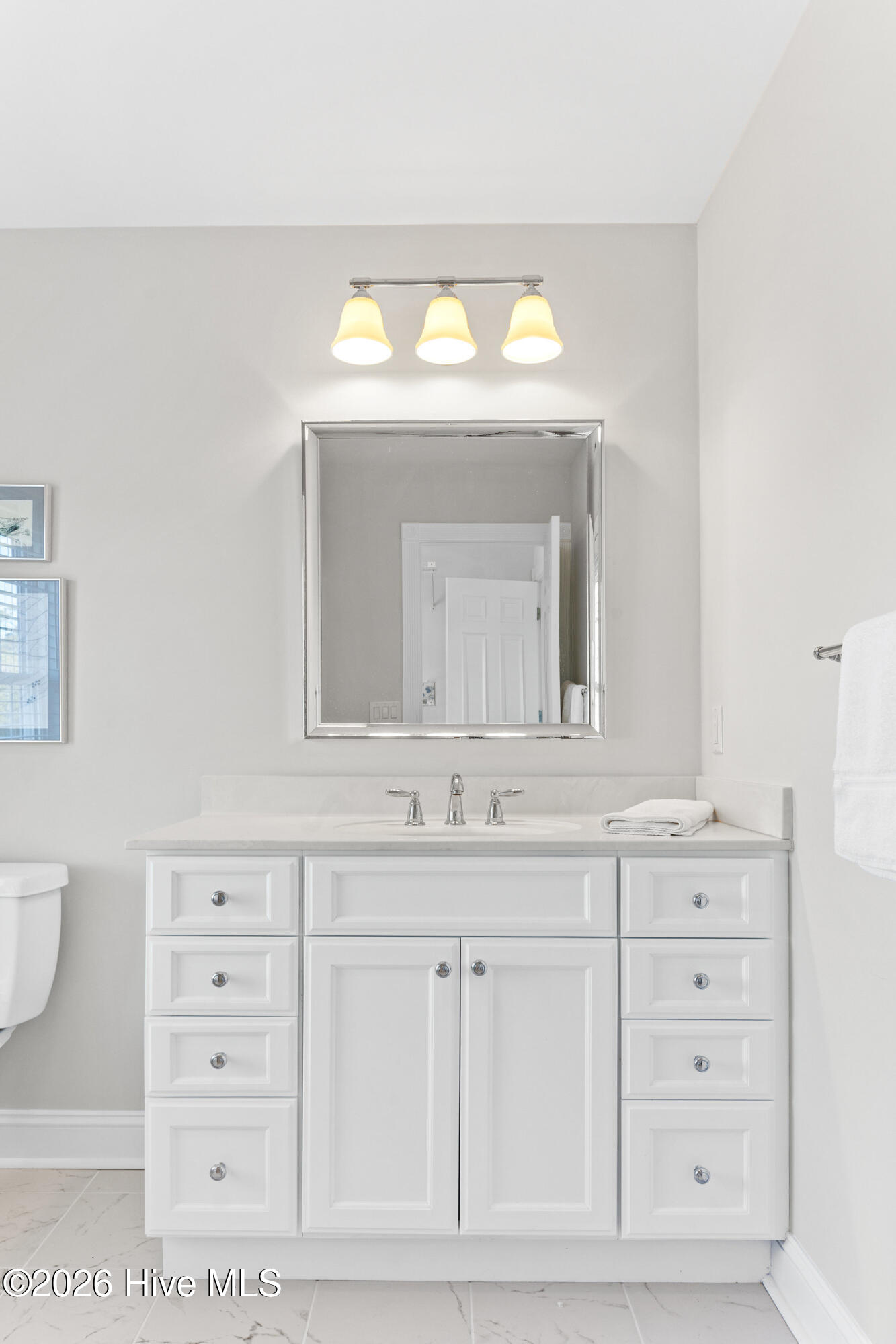 100558042 | Photo 47