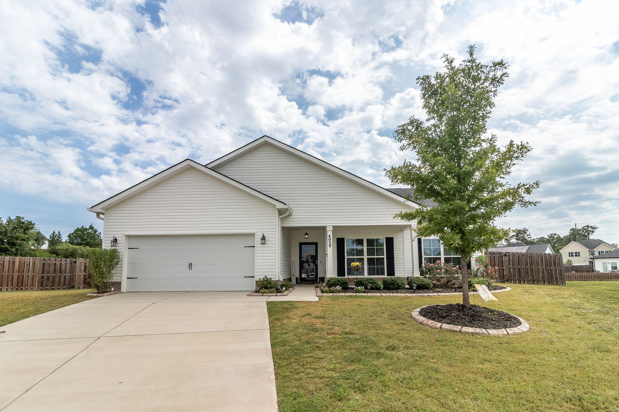 2-web-or-mls-4020 PENSACOLA WAY ©-0679
