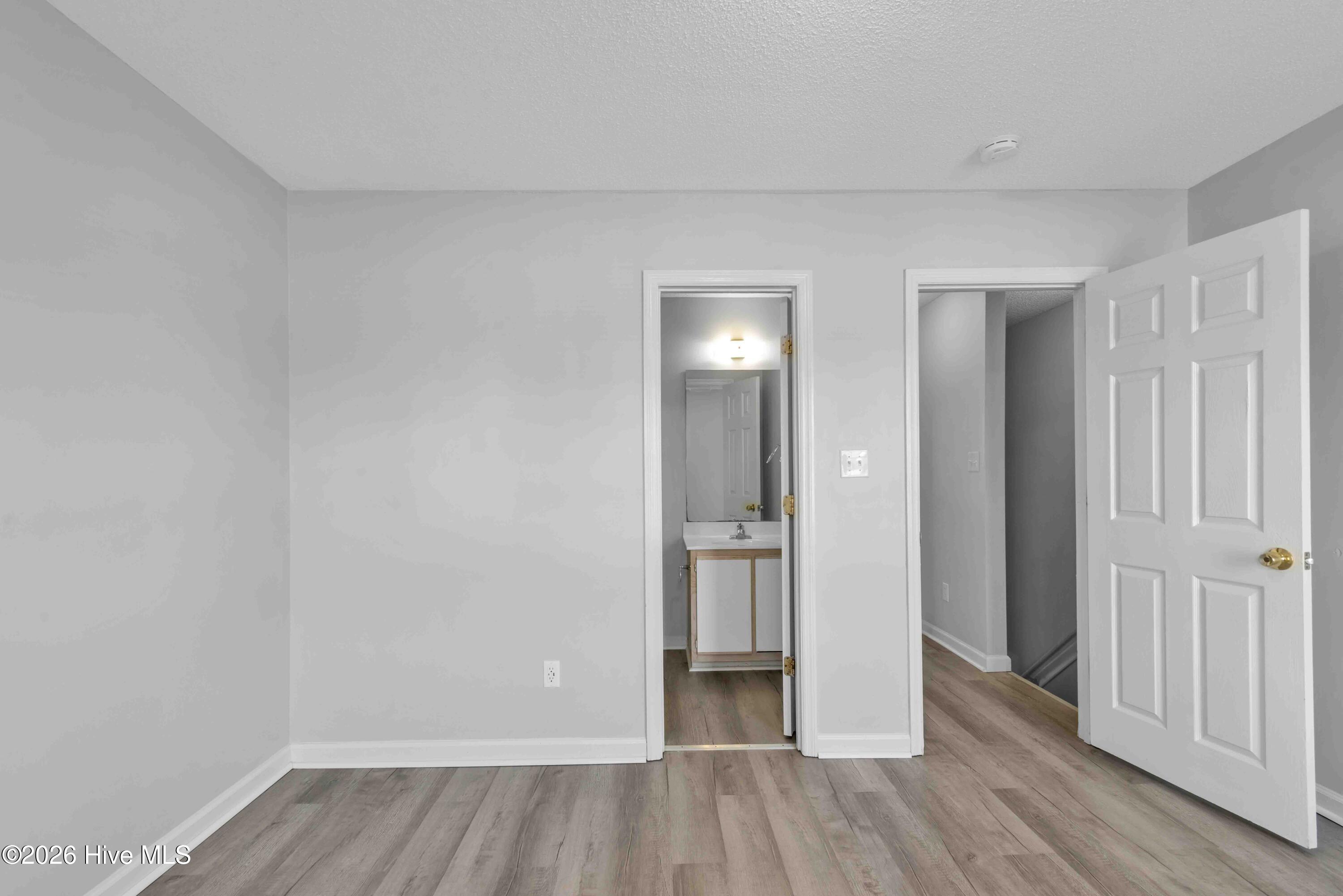 100558558 | Photo 14