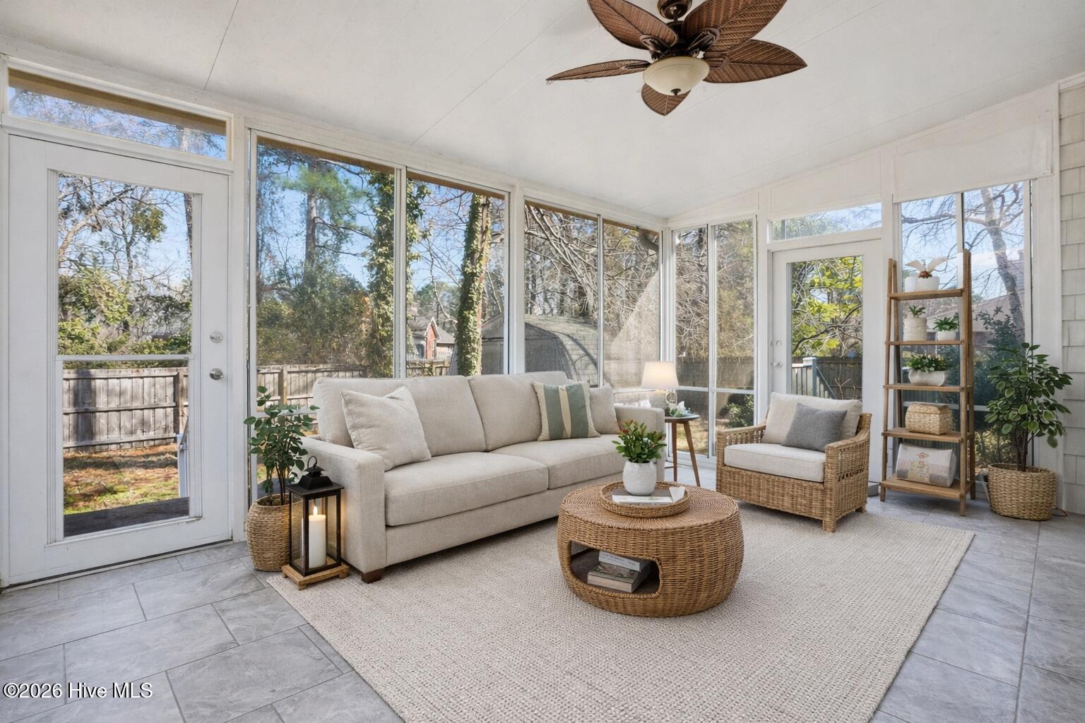 100553859 | Photo 34