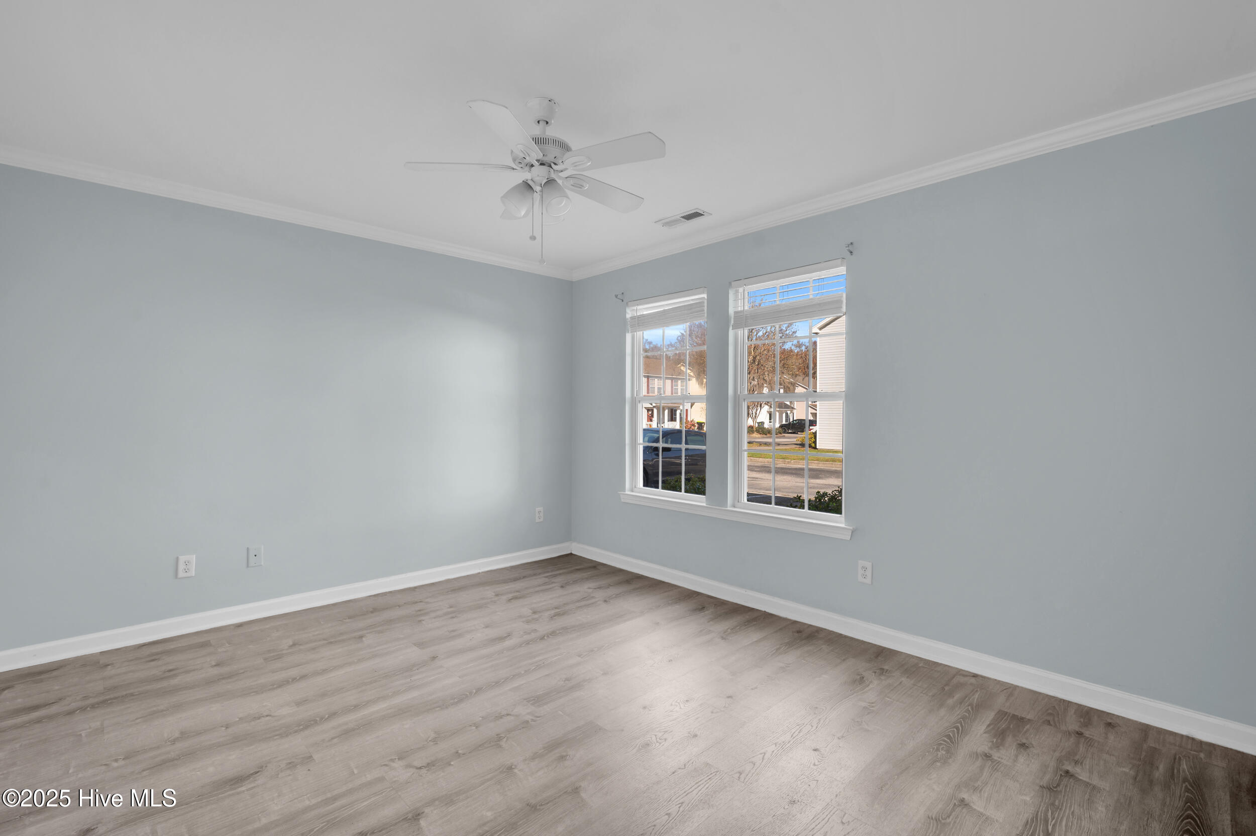 100543568 | Photo 13