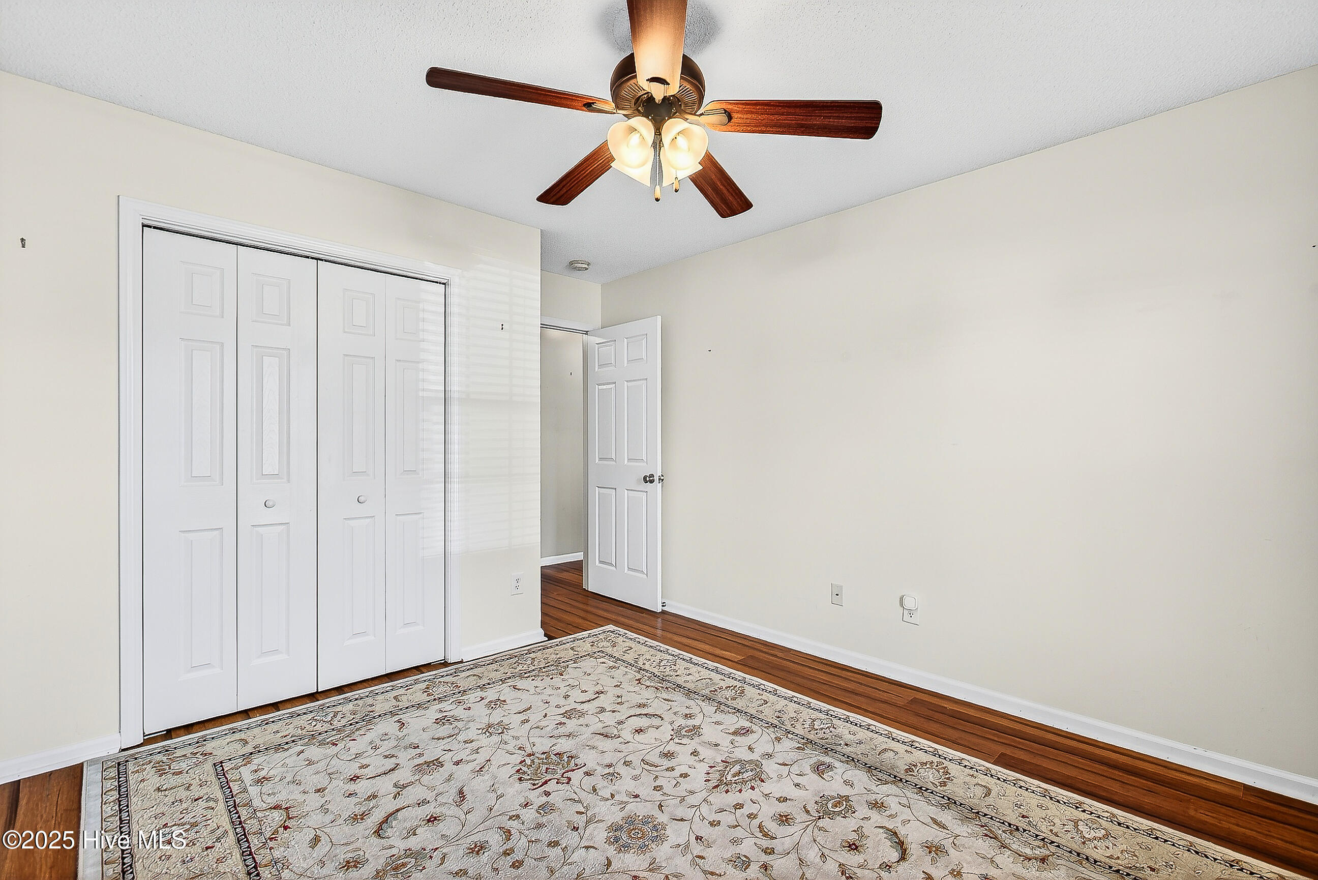 100540052 | Photo 22