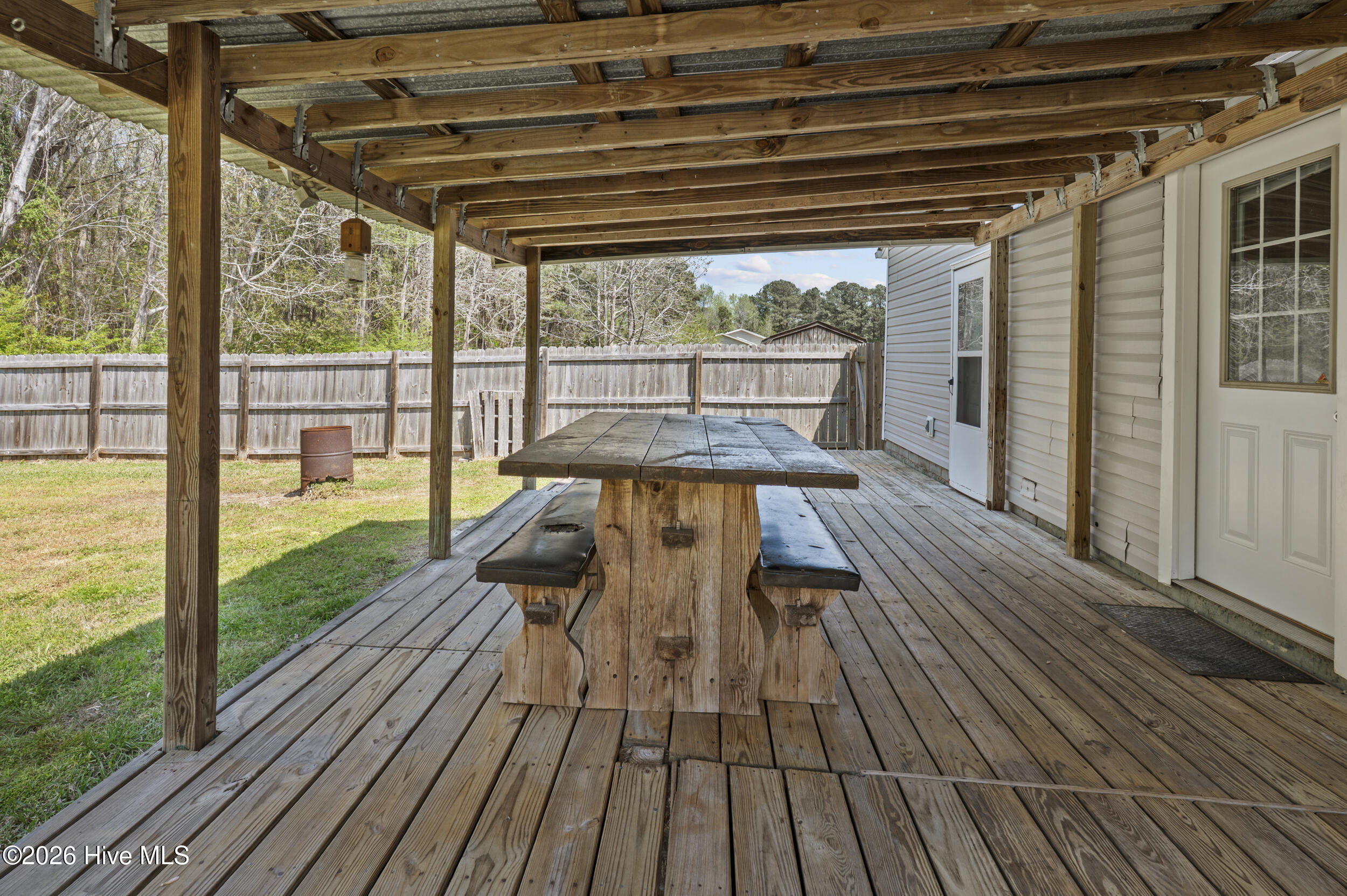 100564670 | Photo 26