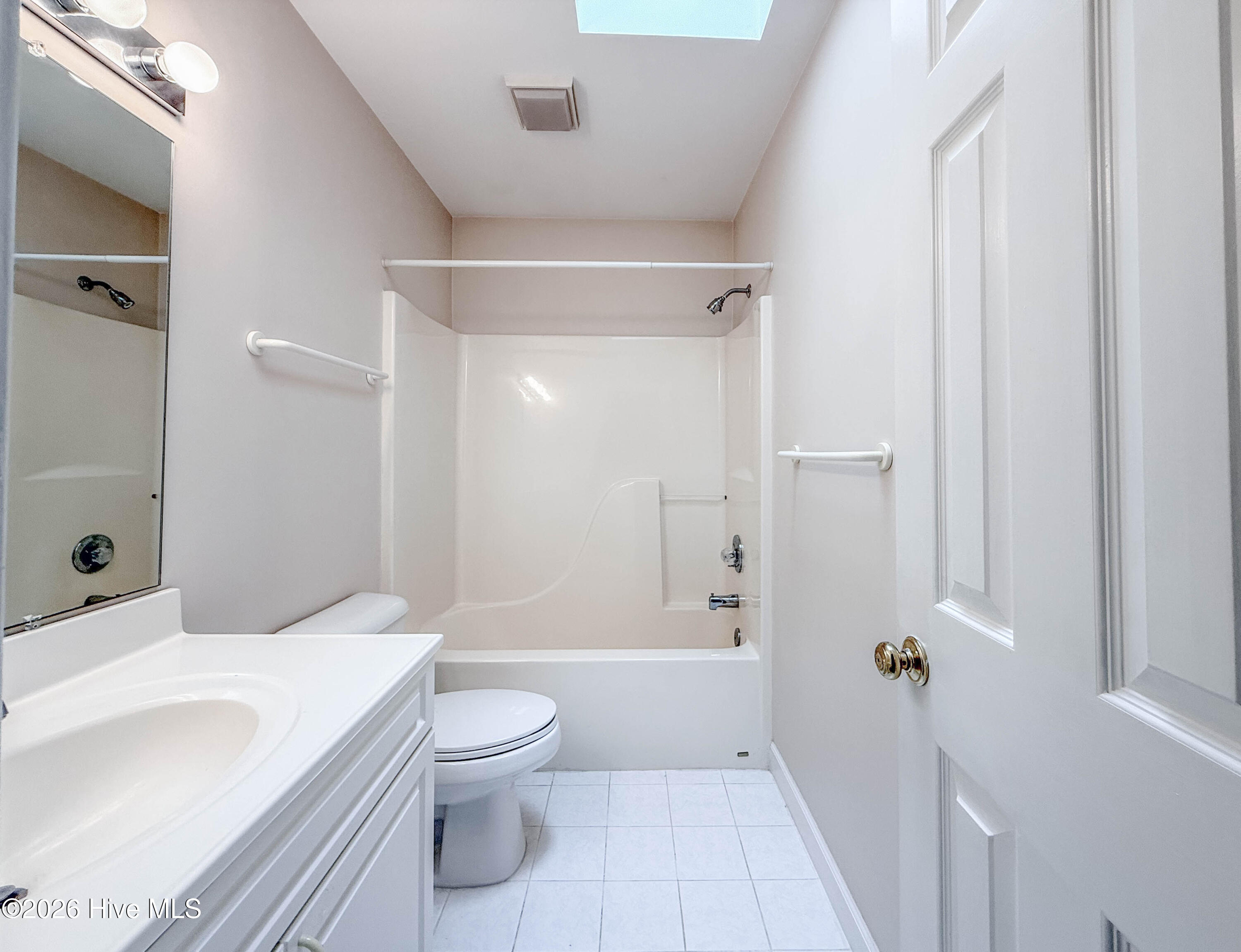 100562741 | Photo 42