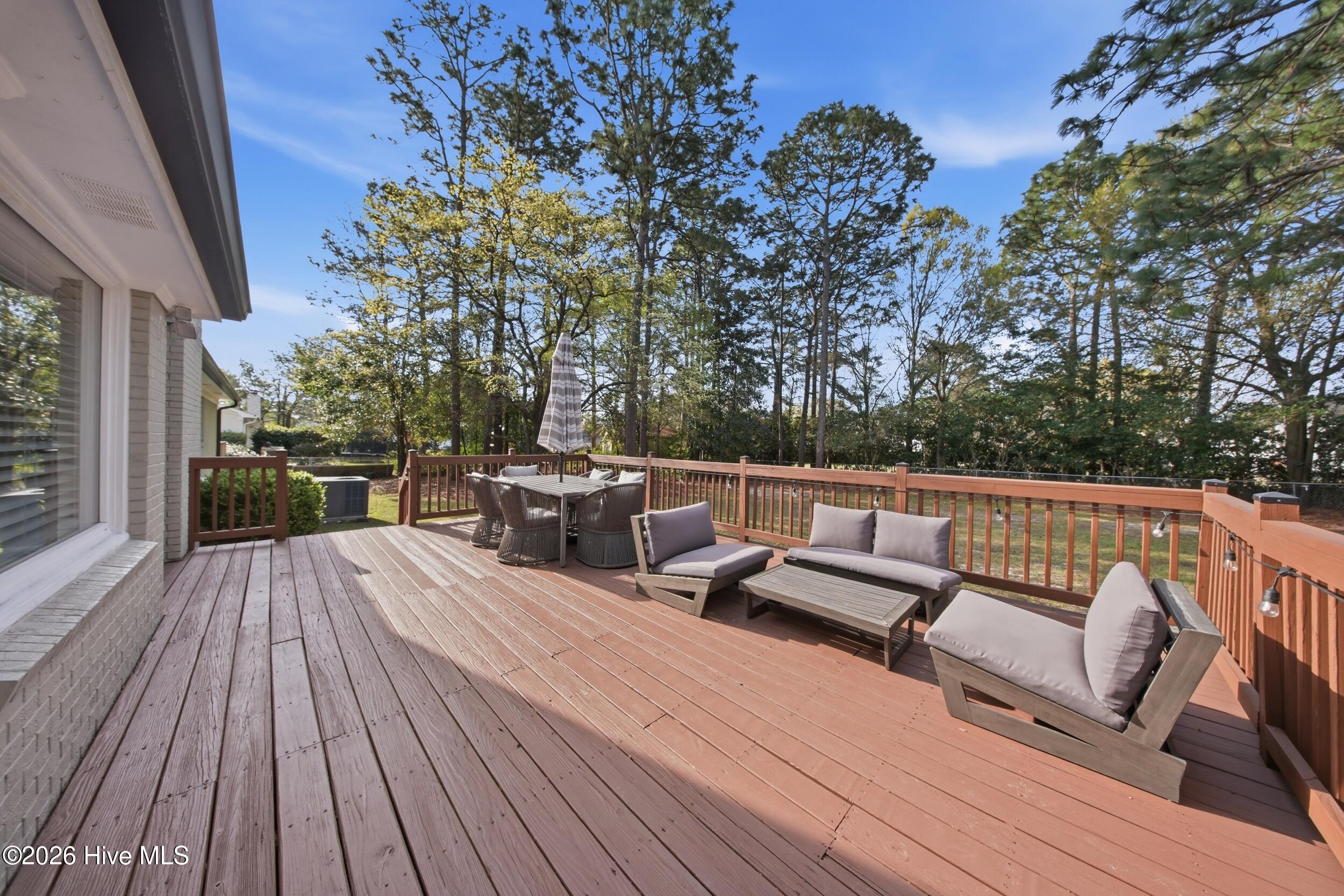 100561362 | Photo 43