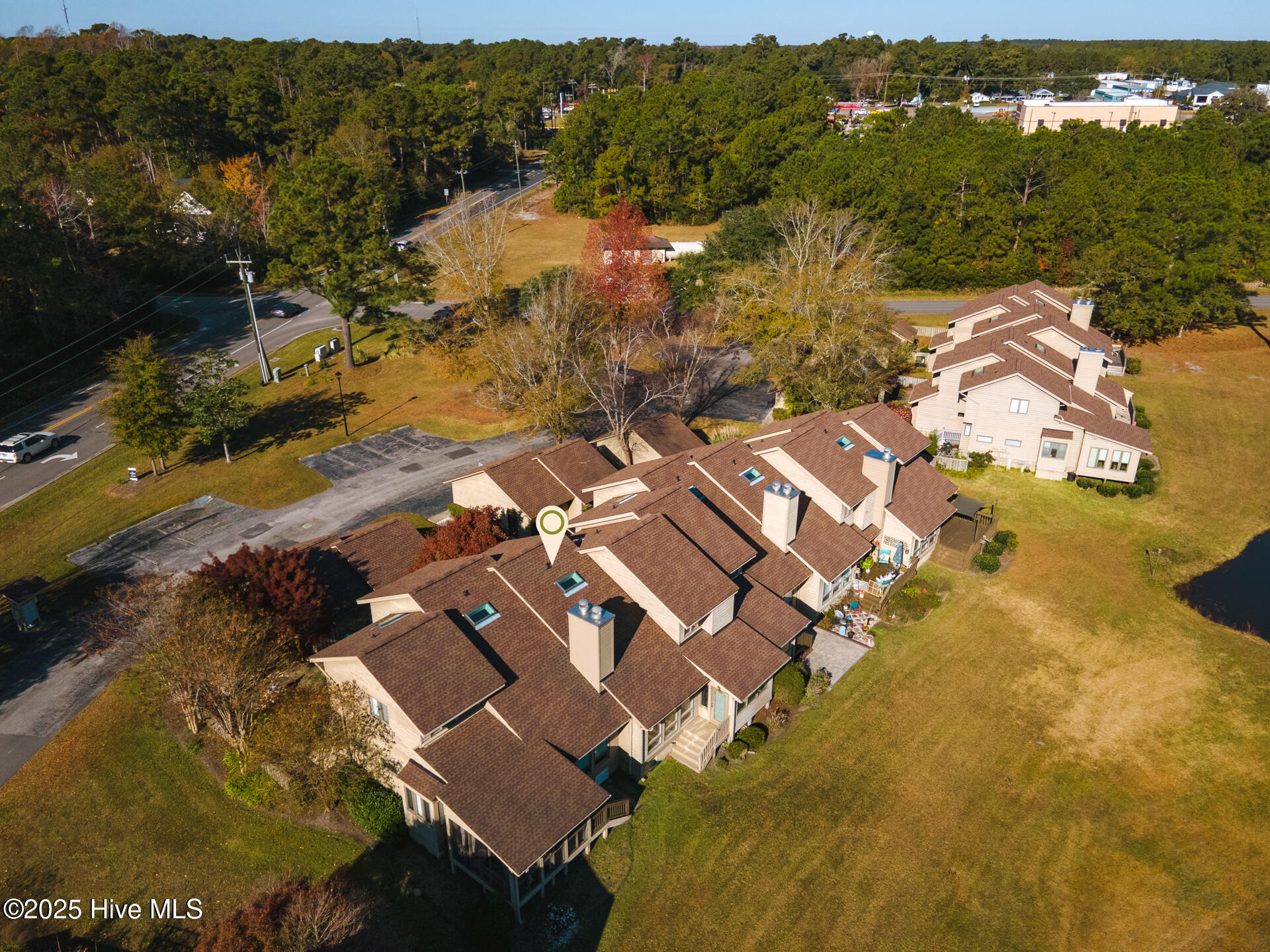 100526390 | Photo 61