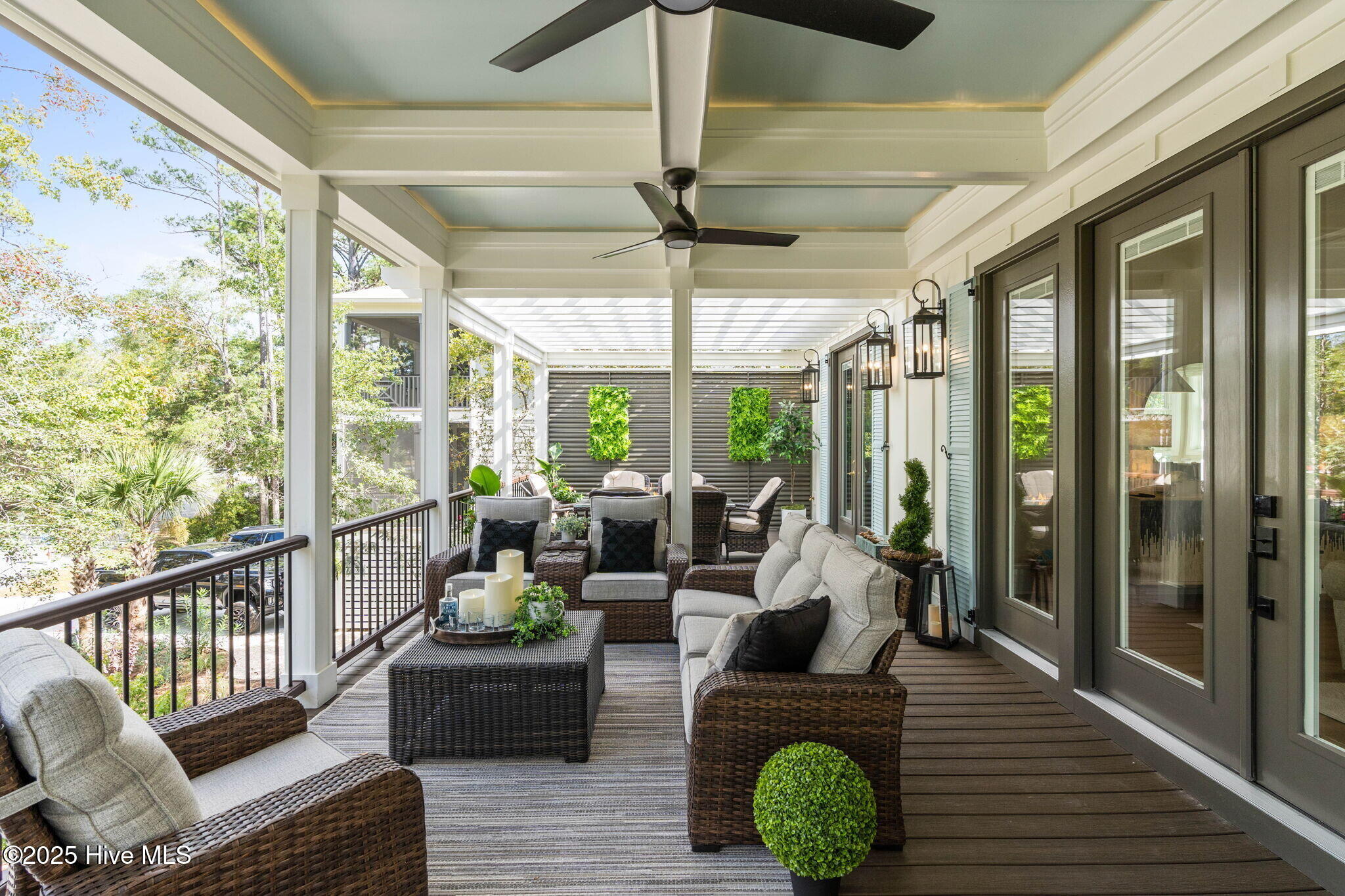 100516902 | Photo 86