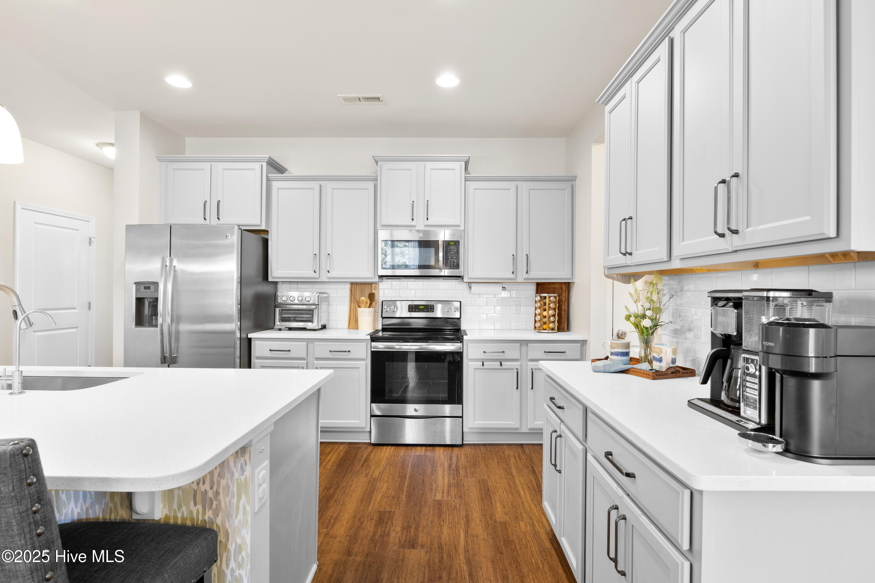 100534608 | Photo 13