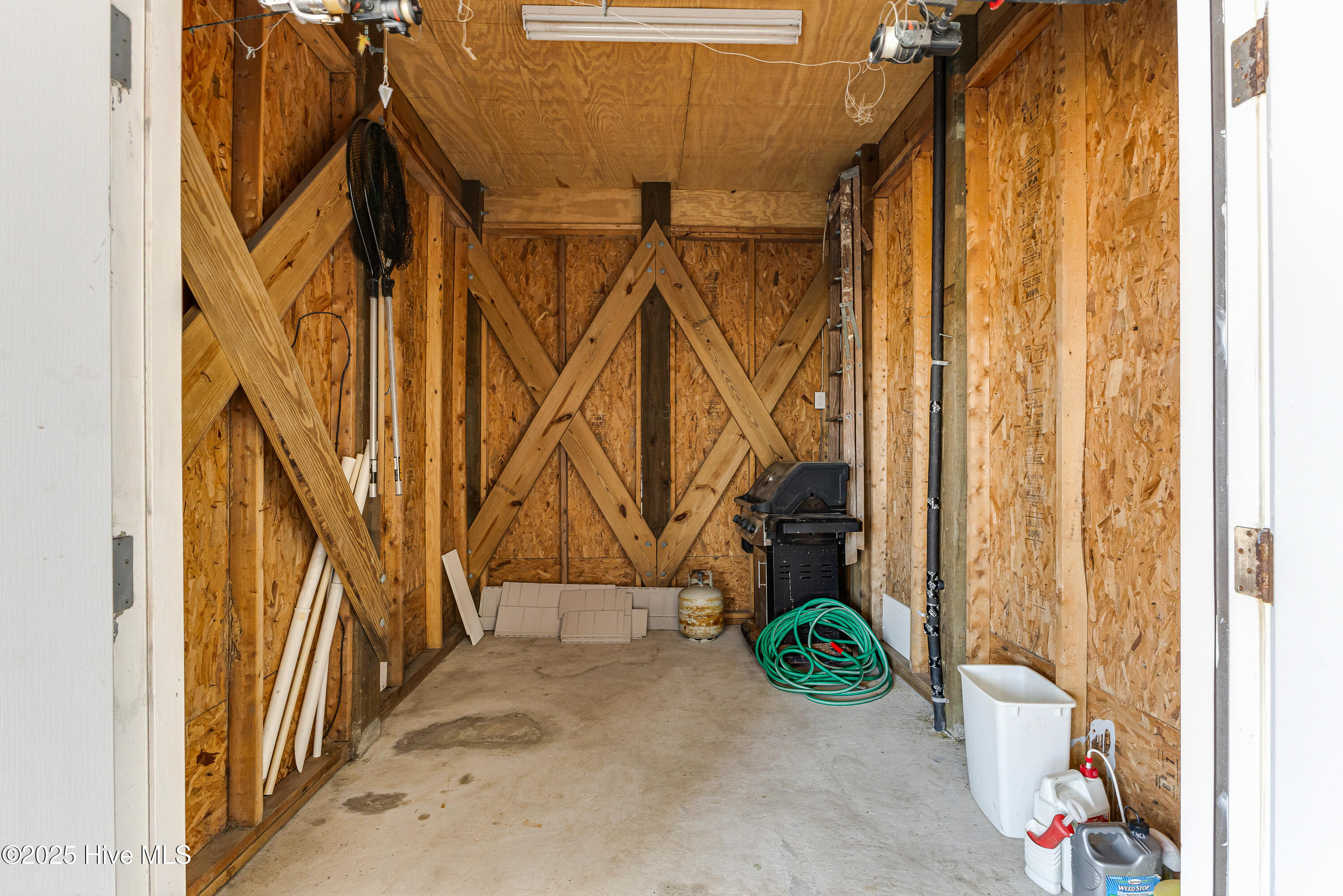 100522444 | Photo 37