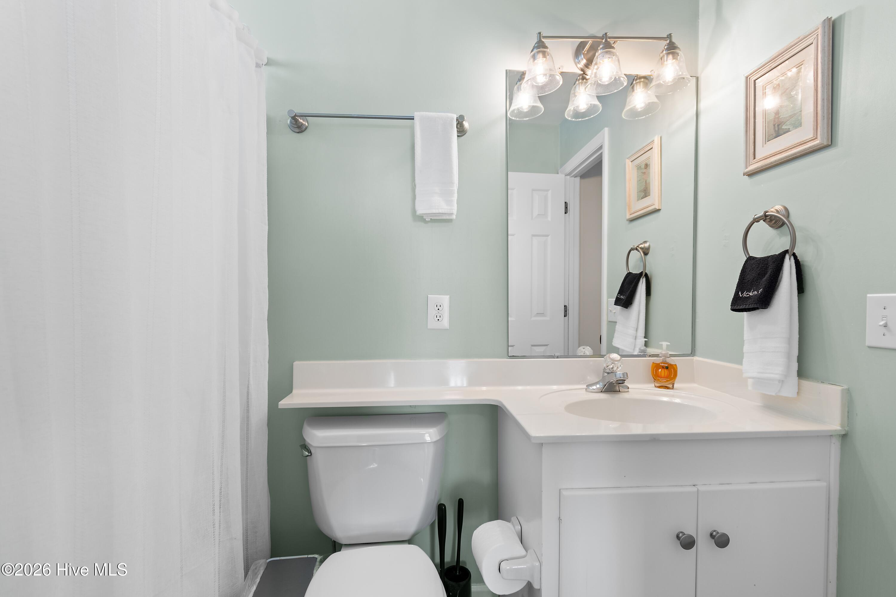 100550931 | Photo 42