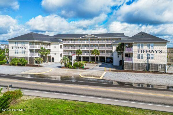 100569590 | Photo 33