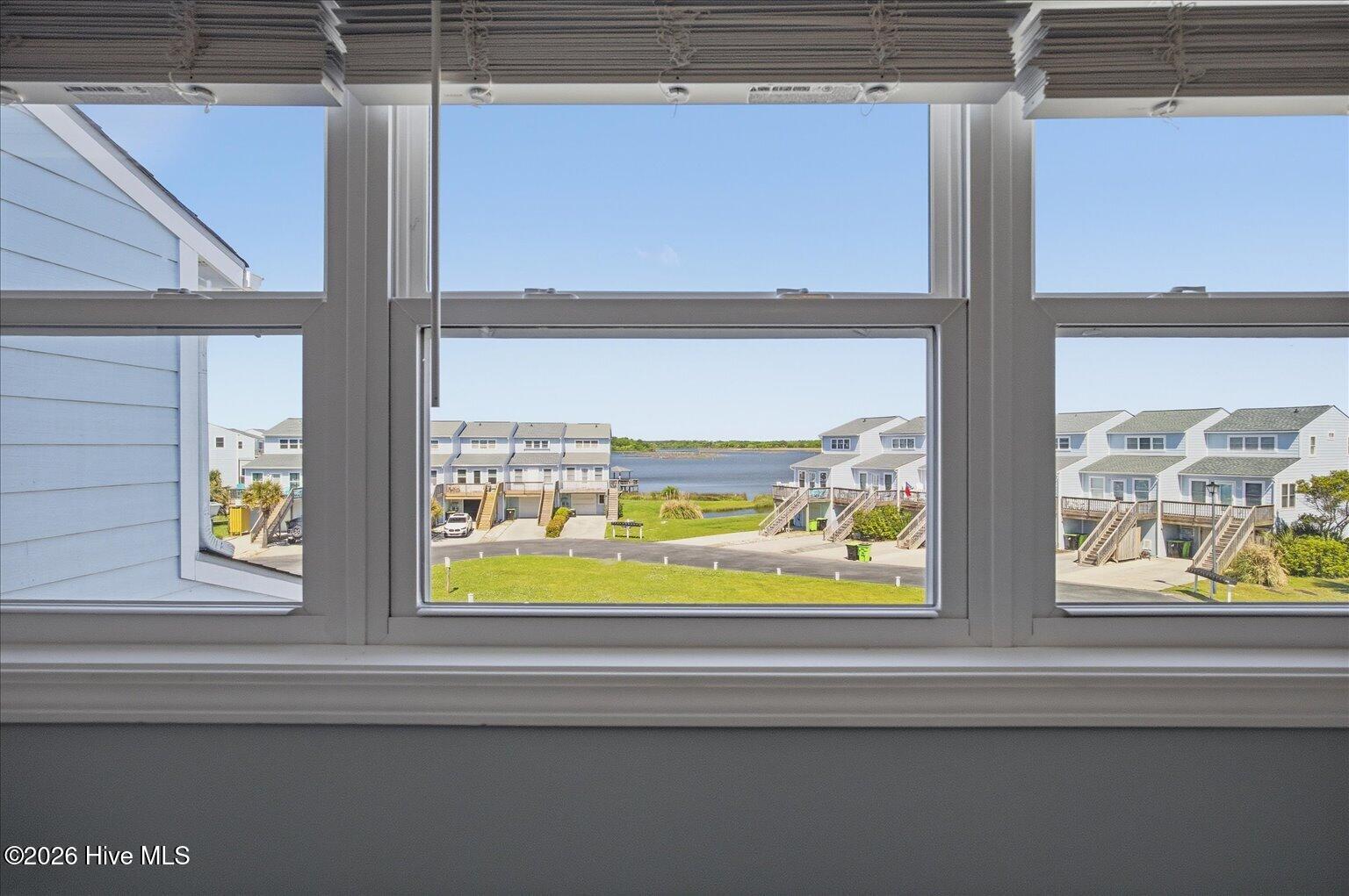 100570154 | Photo 64