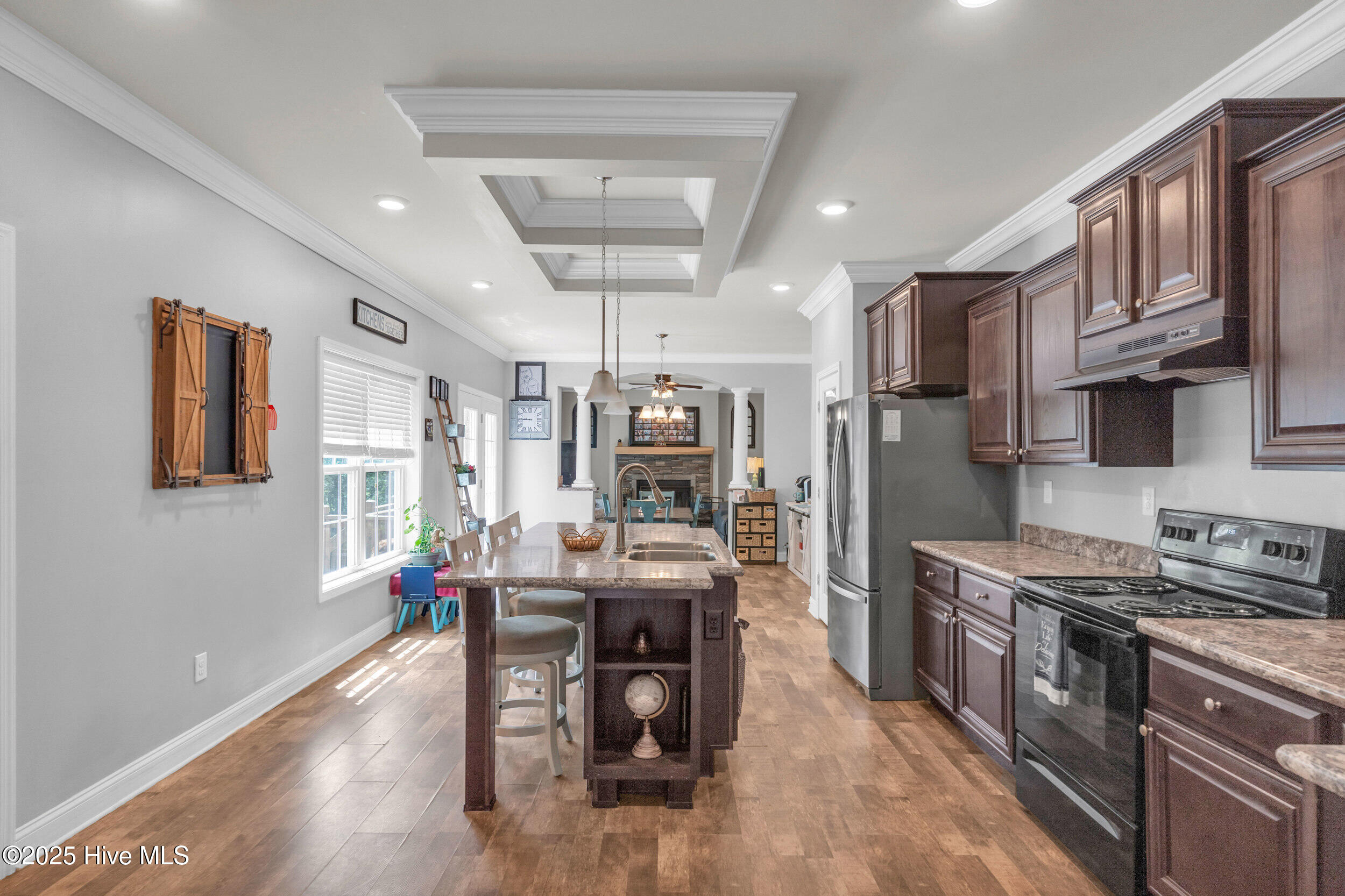 100521196 | Photo 15