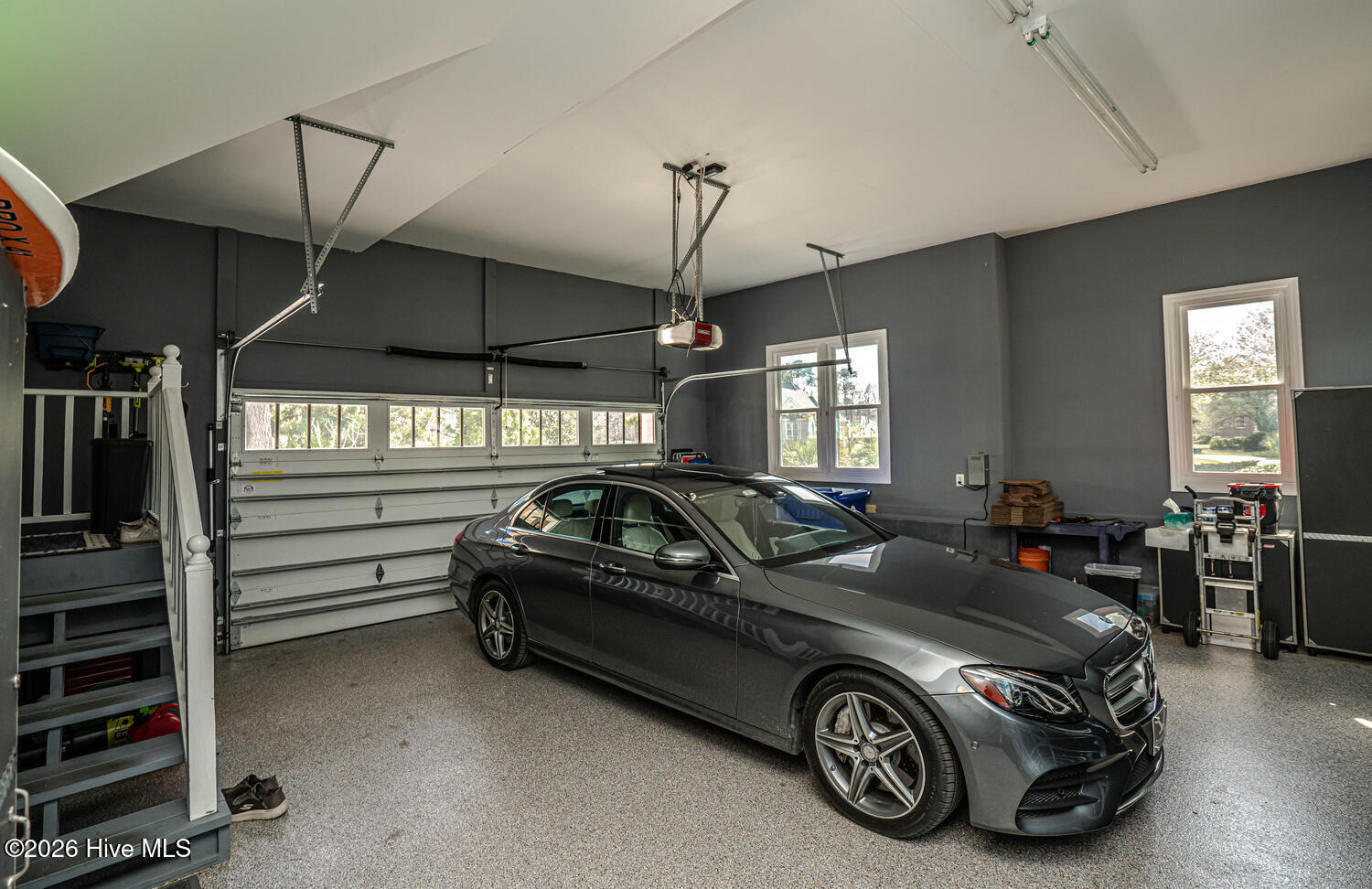 100561911 | Photo 64