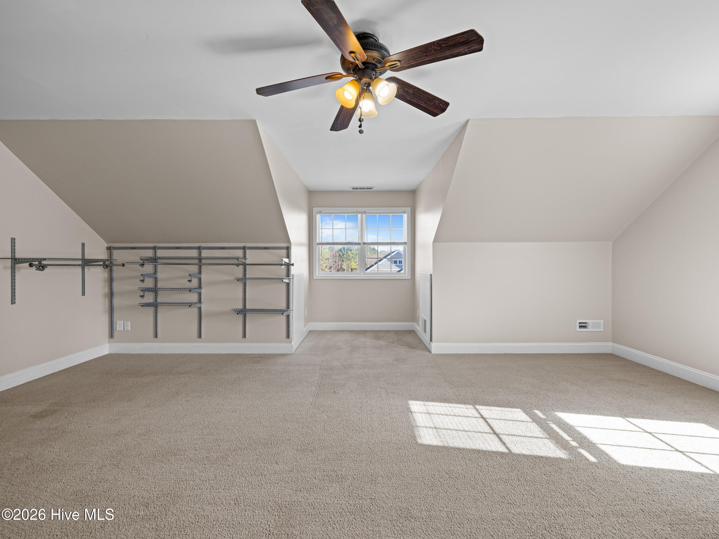 100549292 | Photo 39