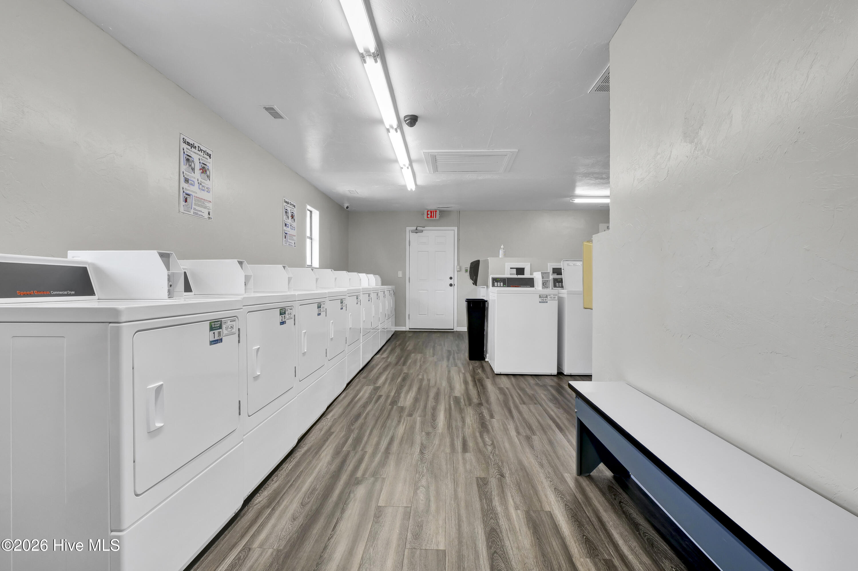 100564975 | Photo 25