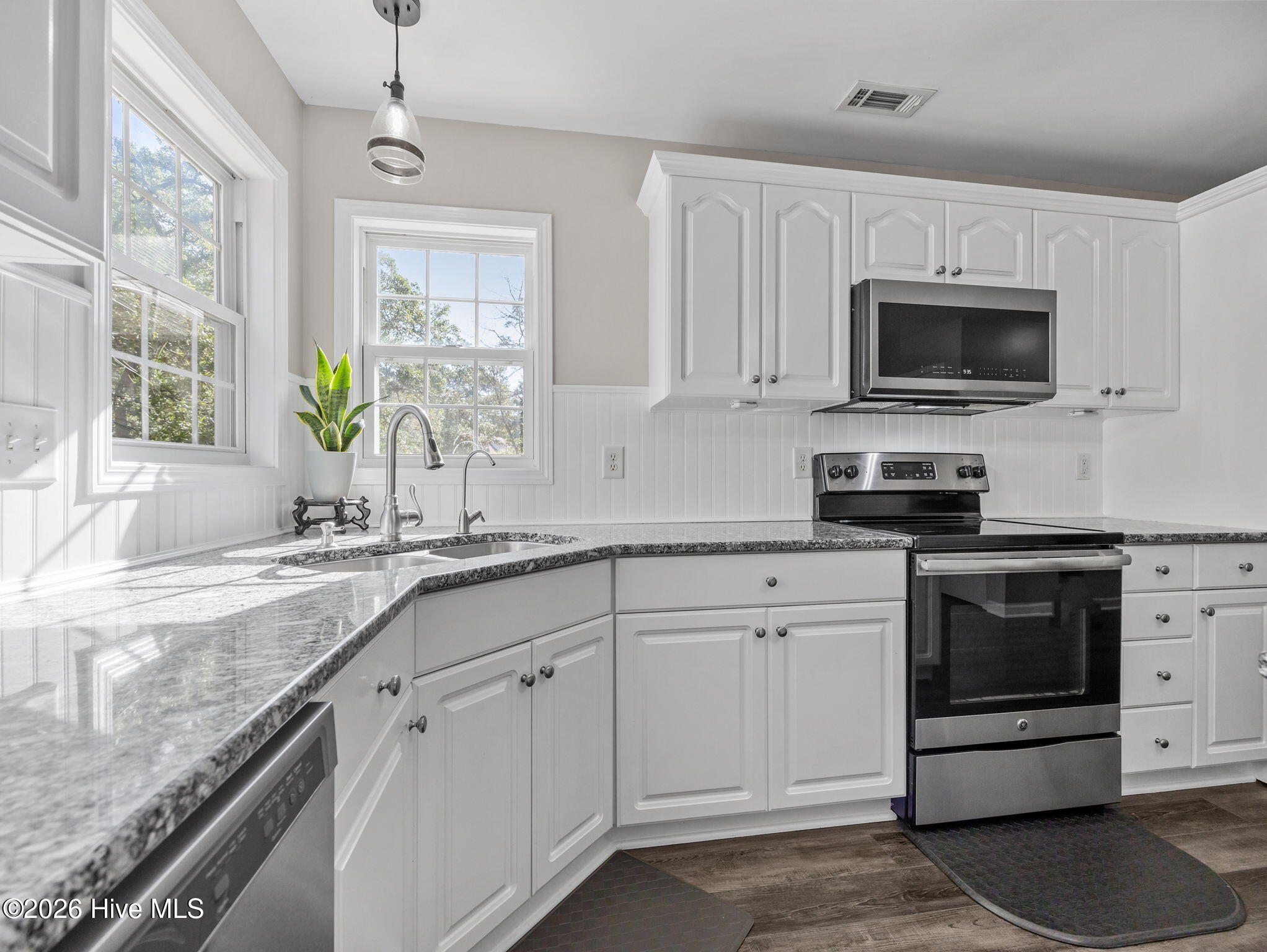 100567456 | Photo 14