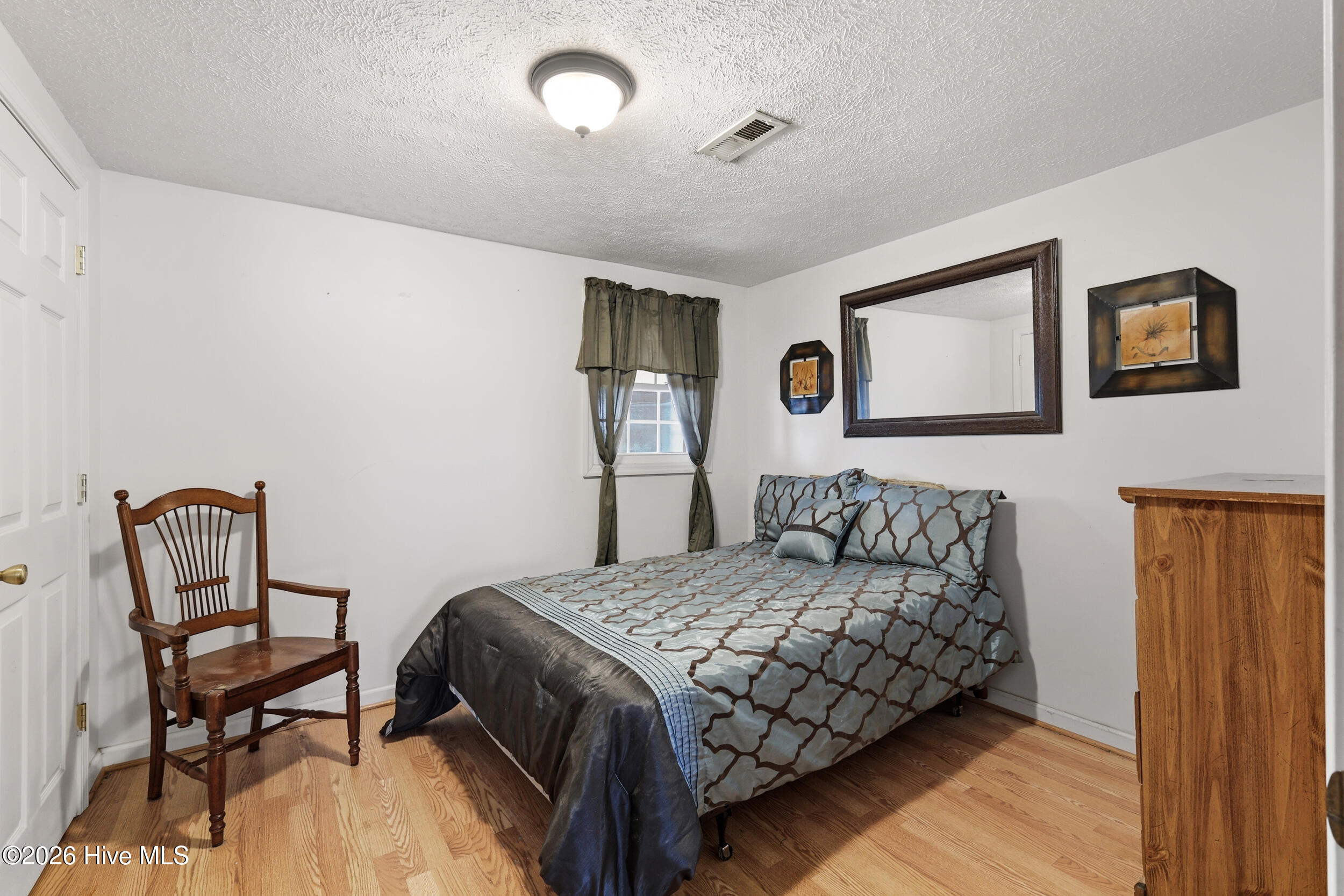 100555953 | Photo 14