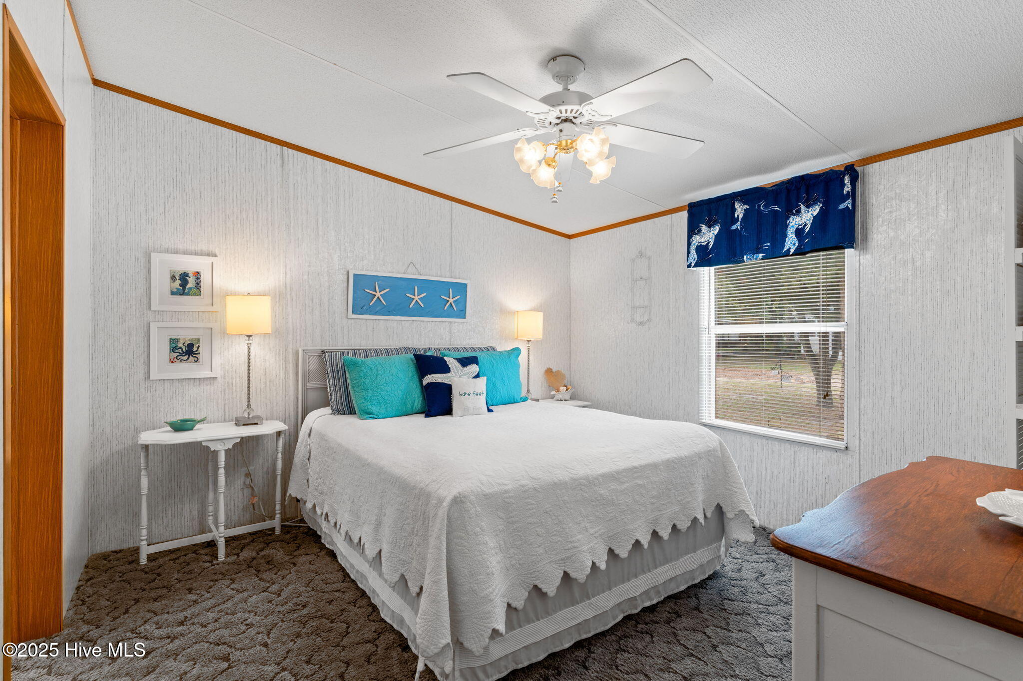 100569446 | Photo 13