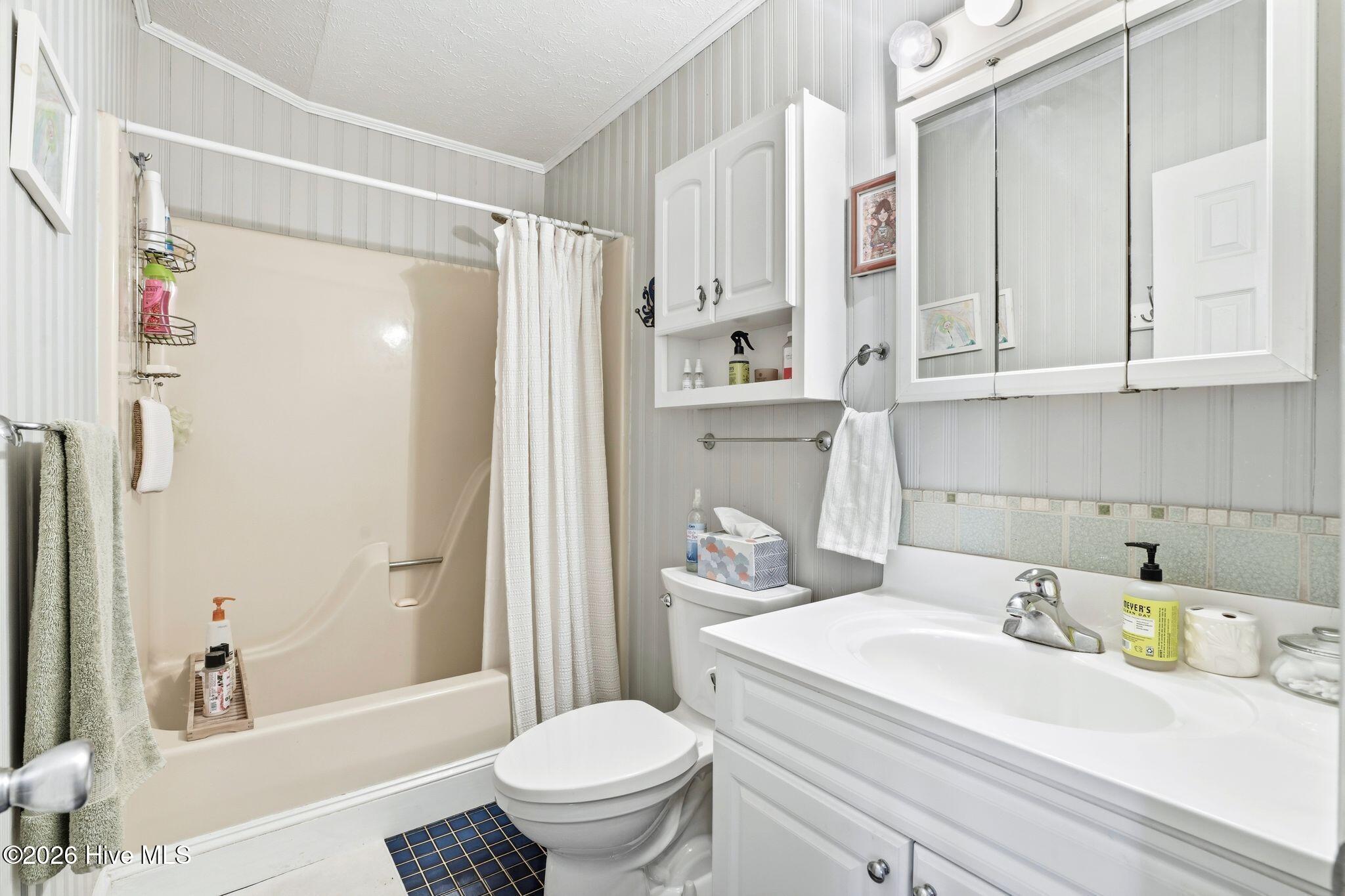 100566734 | Photo 19