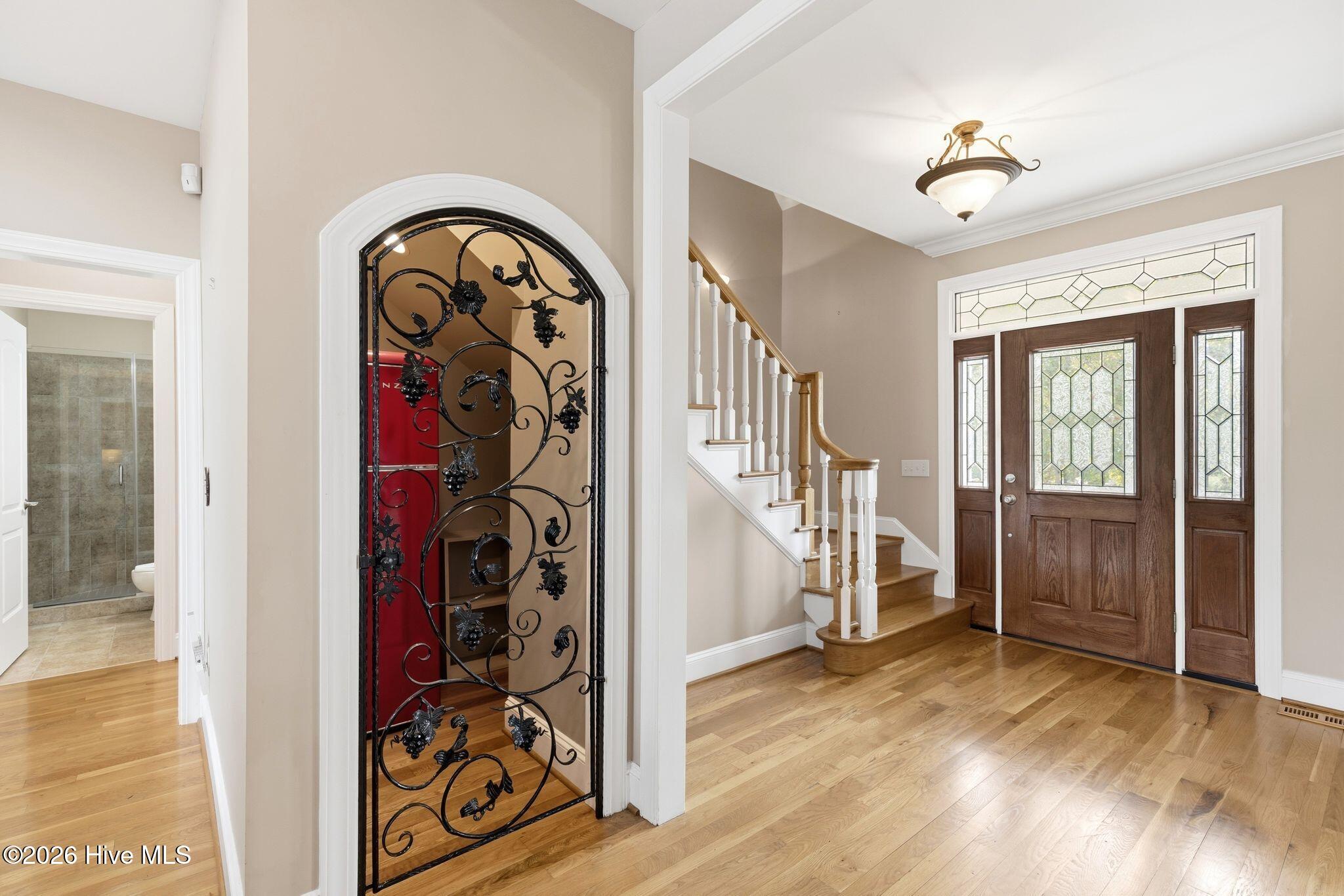 100561180 | Photo 14