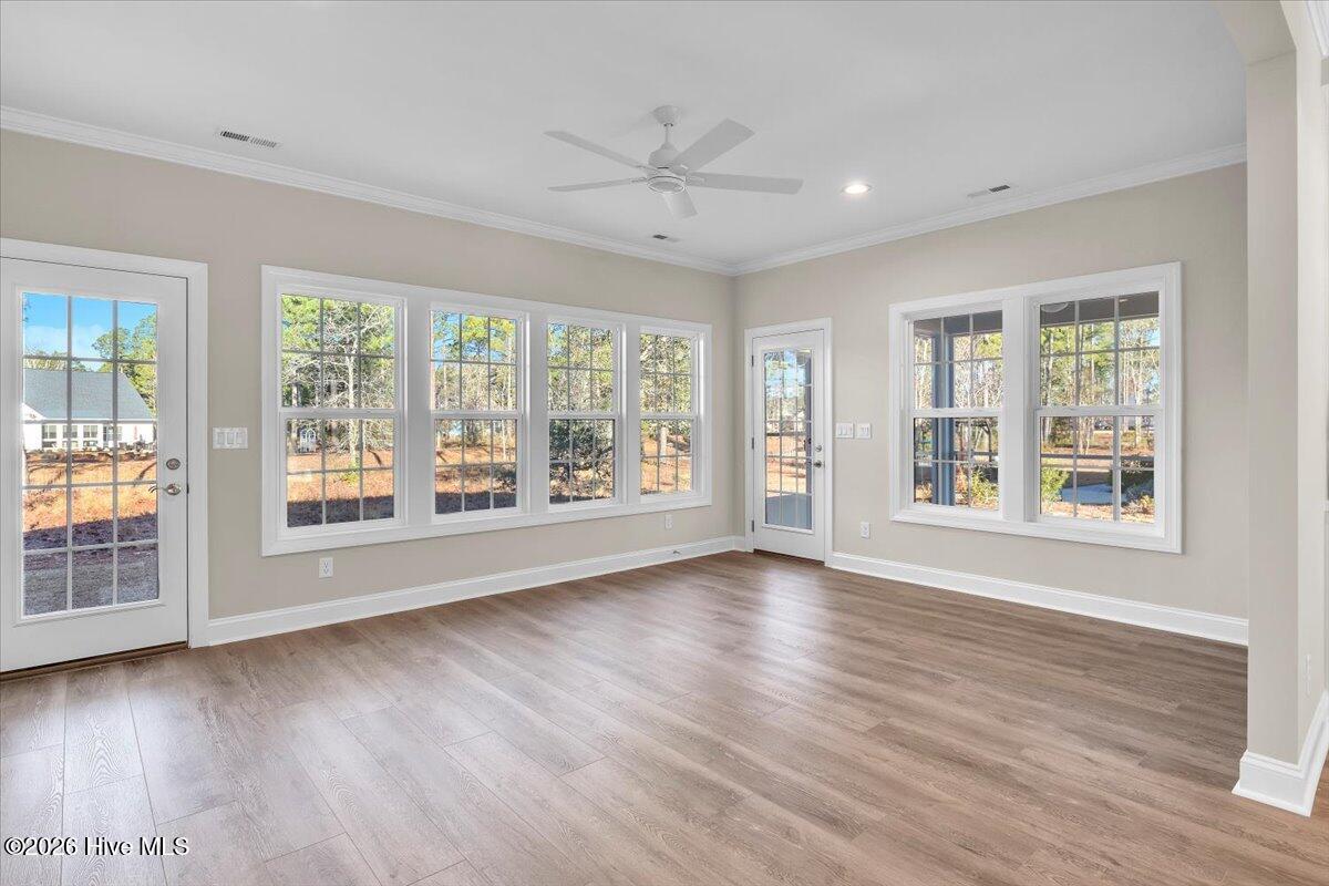 100524155 | Photo 22