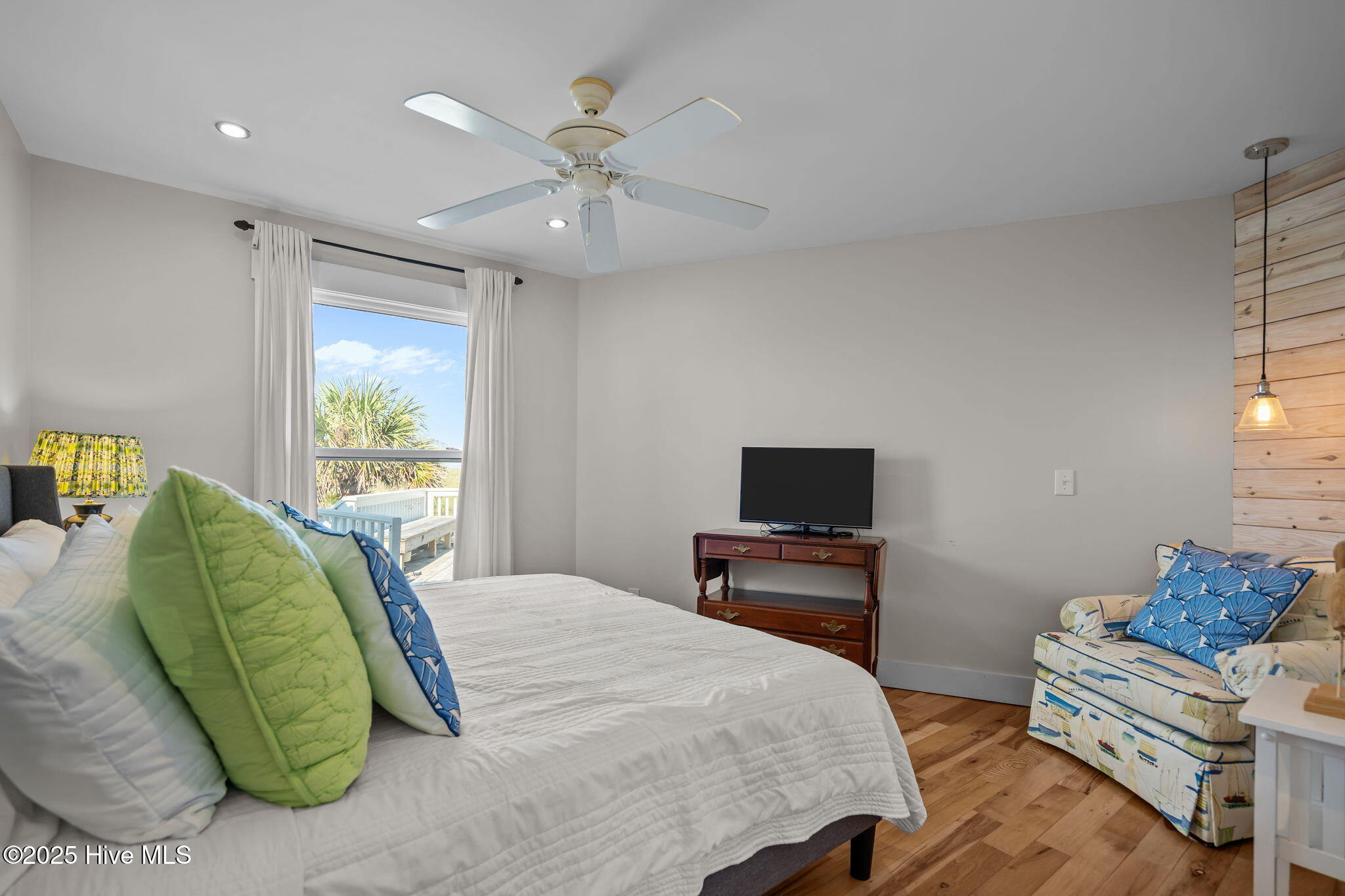 100550431 | Photo 33