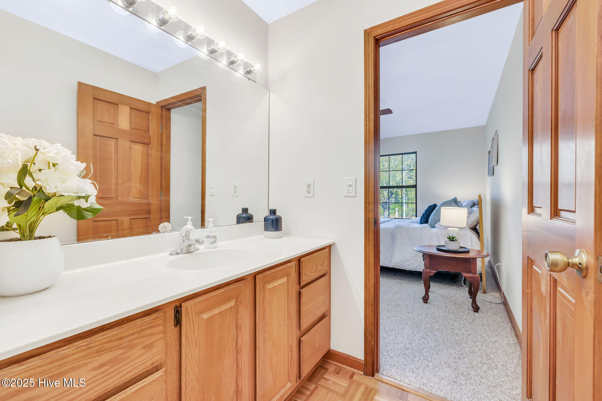 100541732 | Photo 33