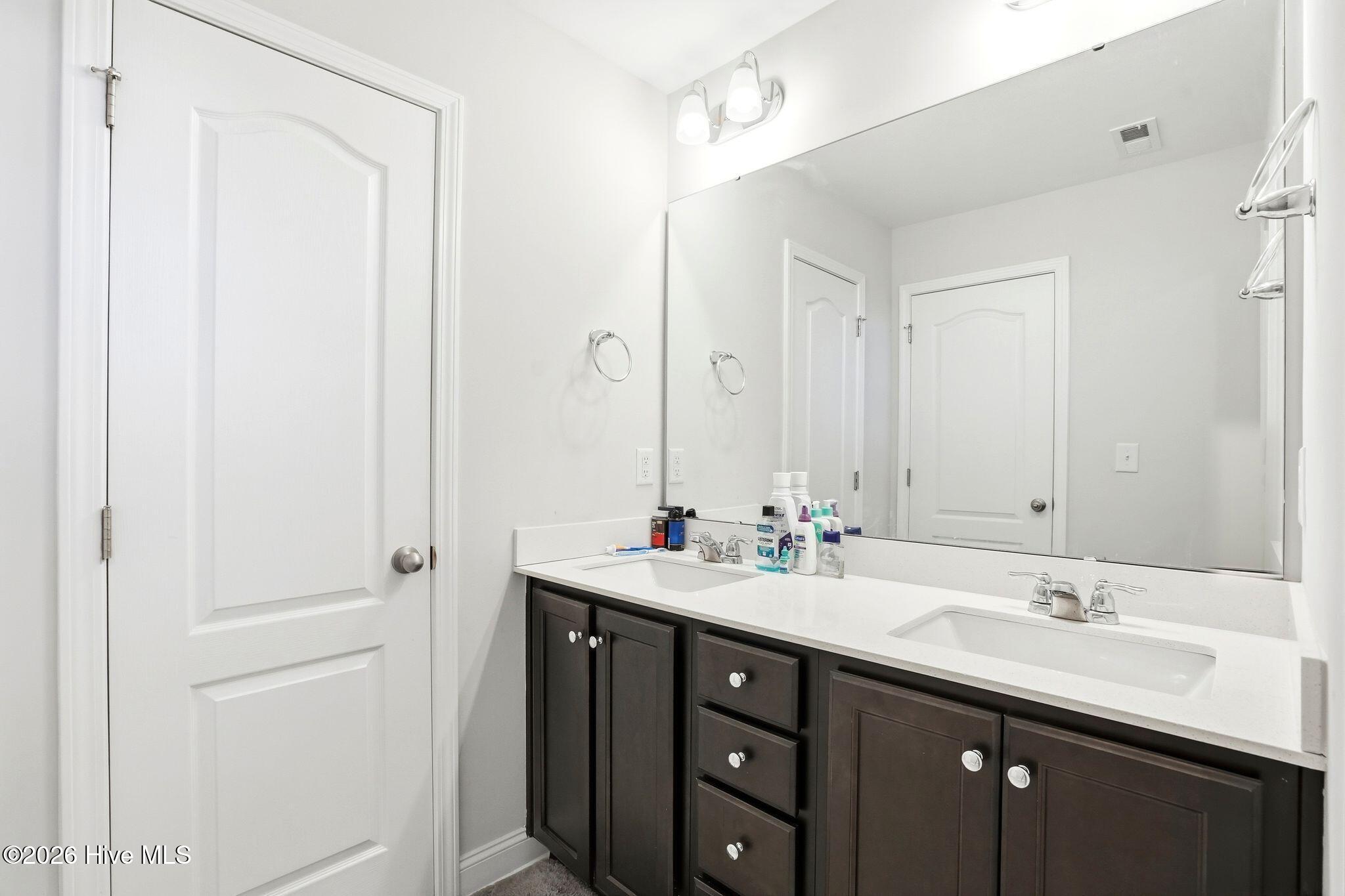 100567646 | Photo 56