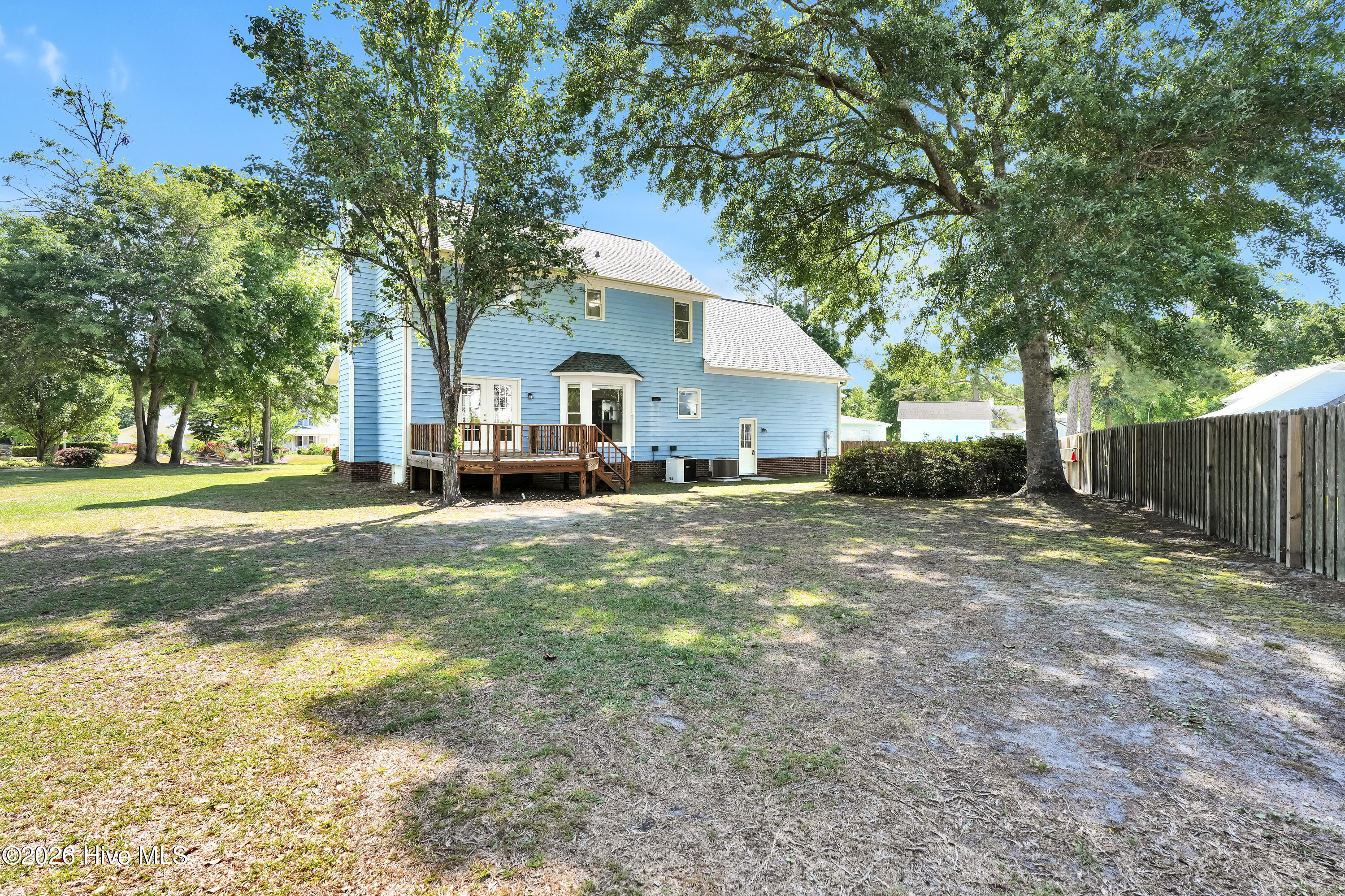 100570472 | Photo 42