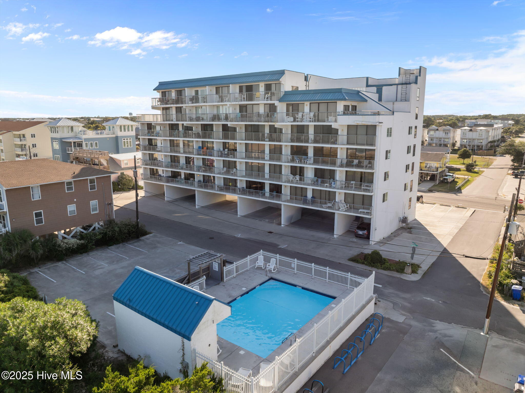 100530733 | Photo 33