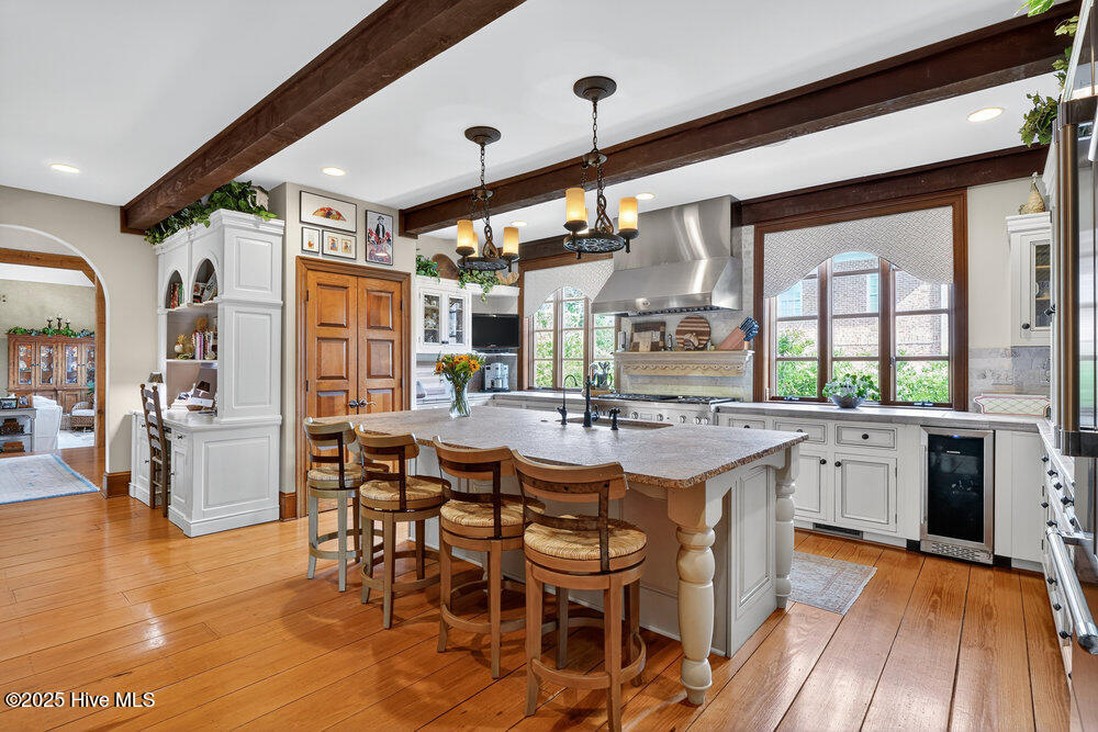 100560338 | Photo 41