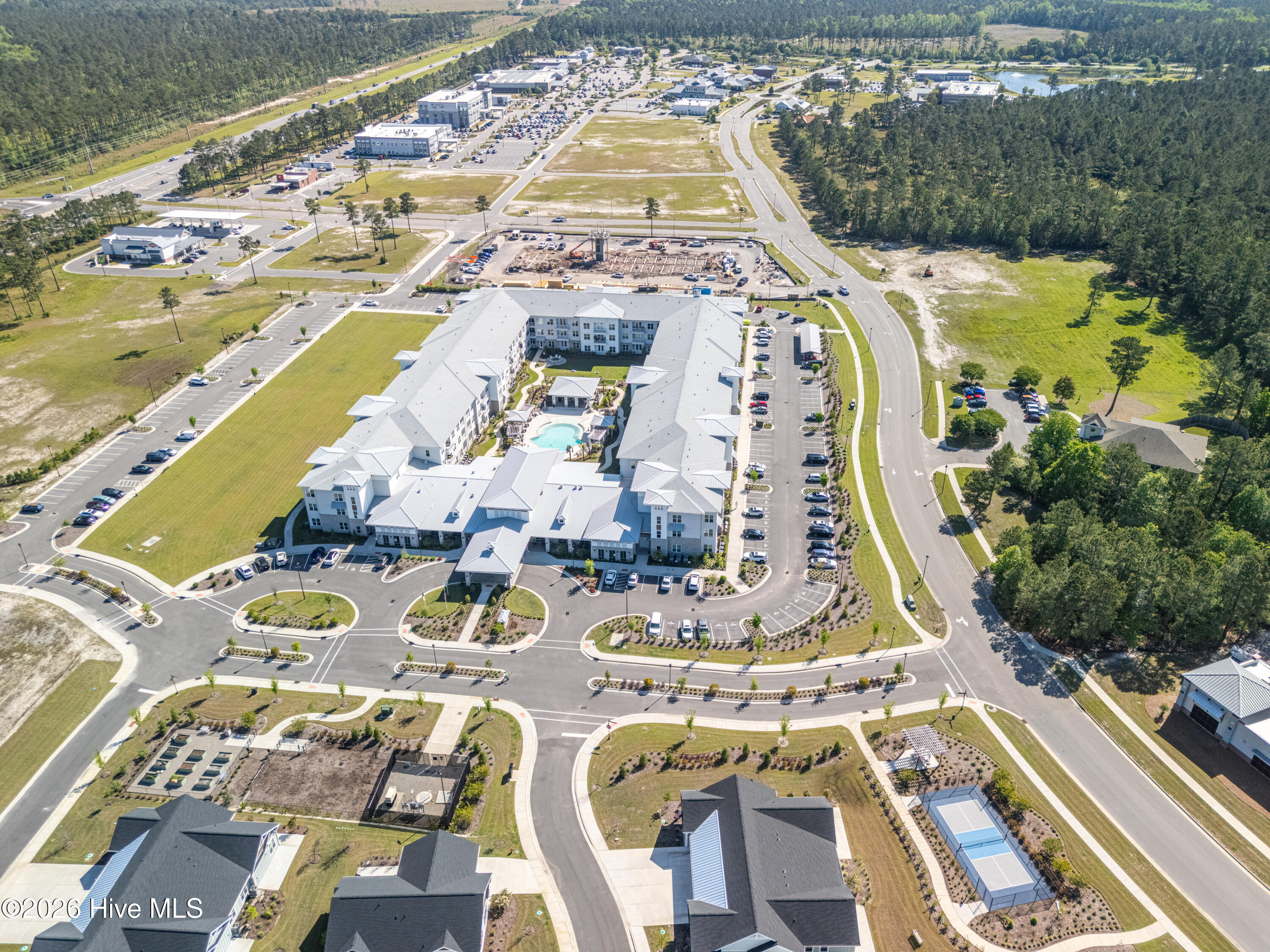 100563729 | Photo 93