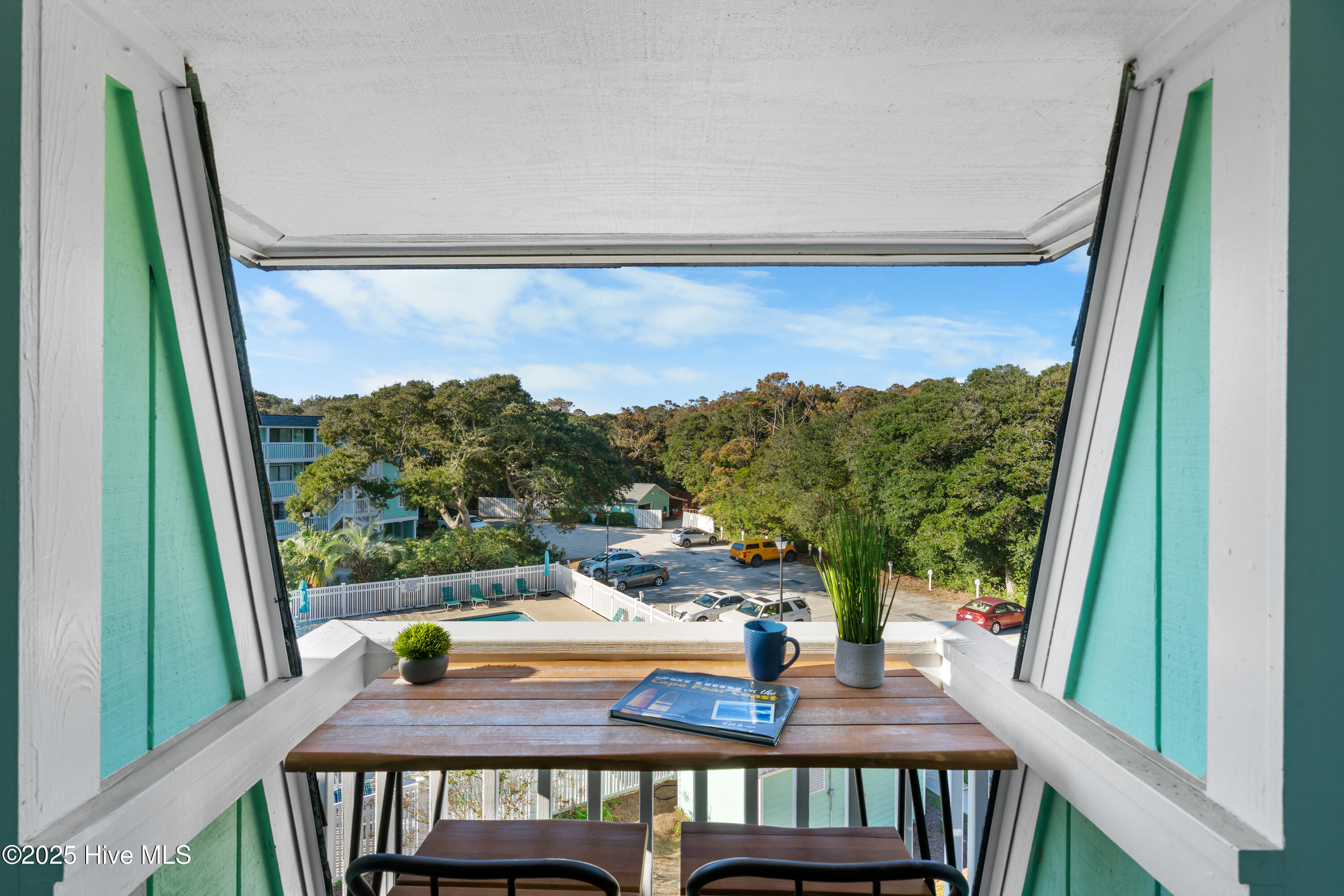 100536900 | Photo 13