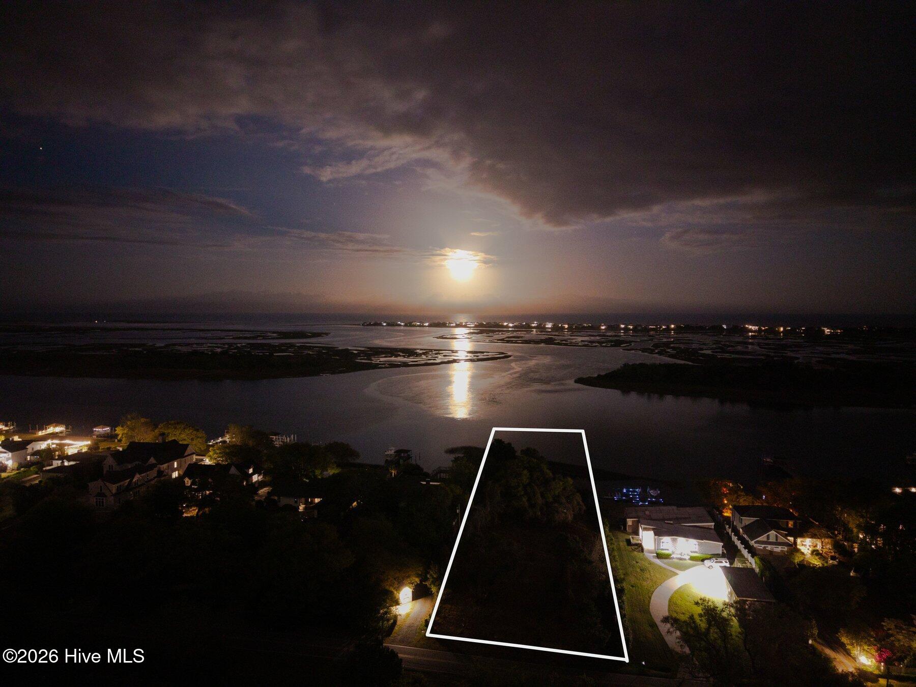 100564910 | Photo 19