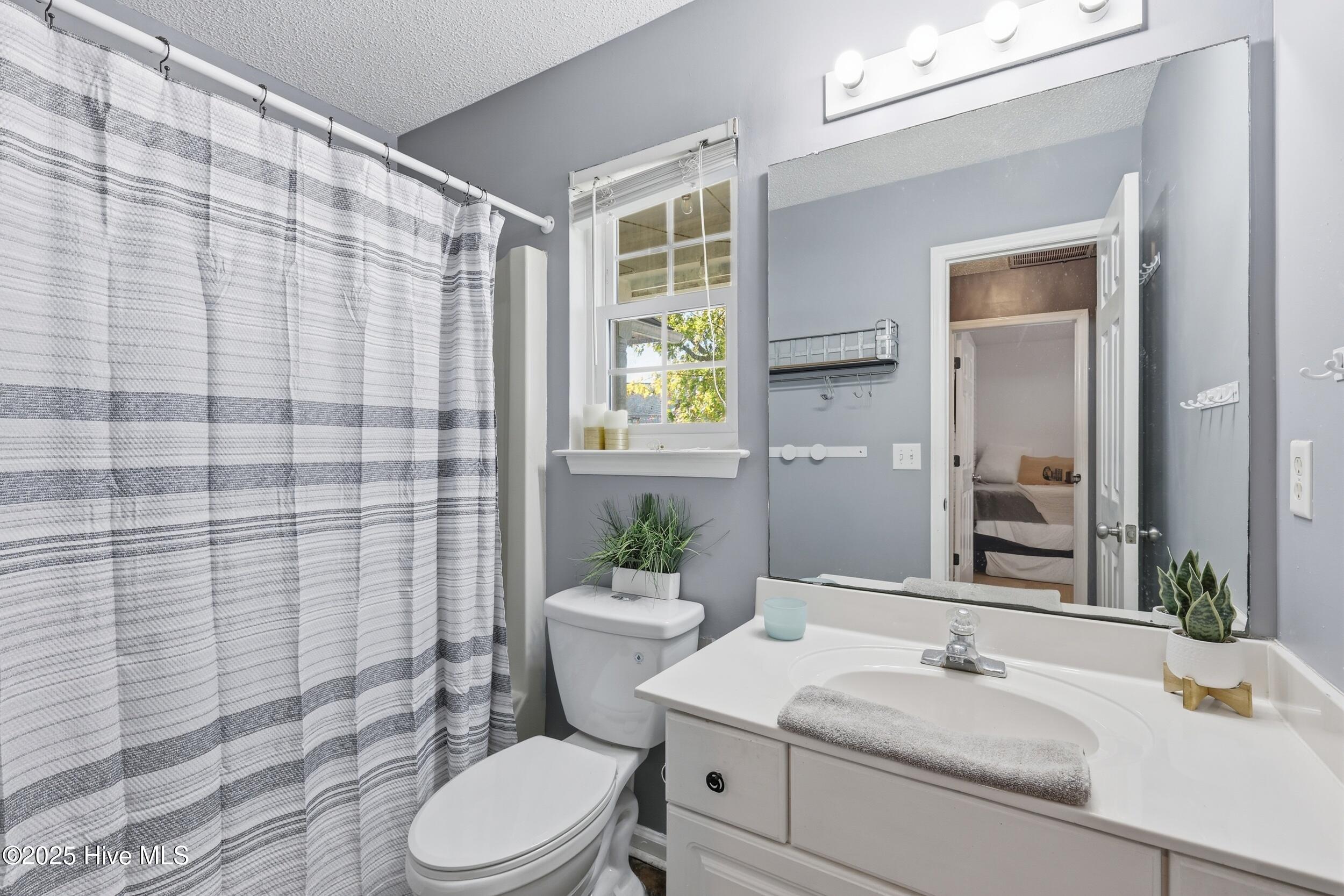 100540666 | Photo 22