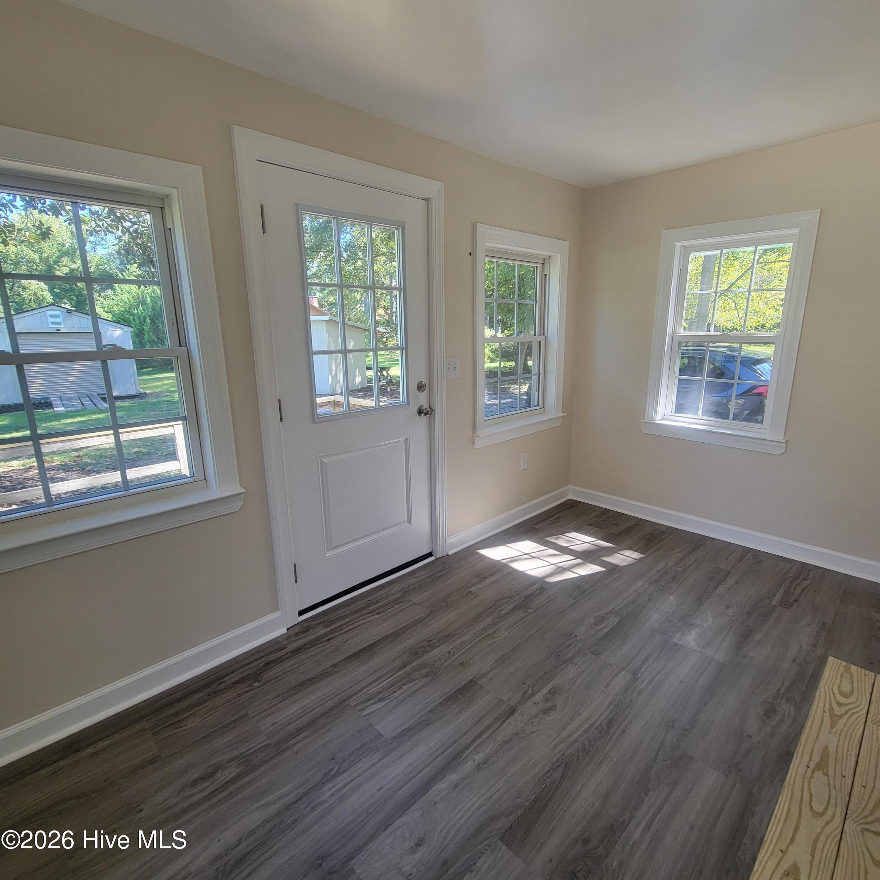 Extra Room at Rear Entry 2