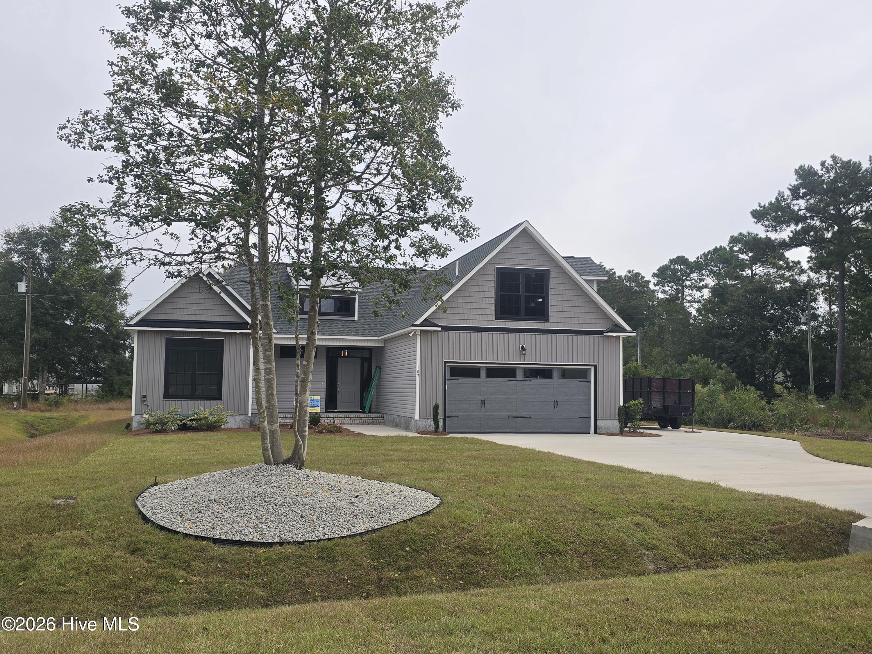Photo 3 of Single family home for sale at 107 Weathersbee Dr, Hampstead, NC 28443 | MLS# 100607216 | Listing updated on 2026-10-09