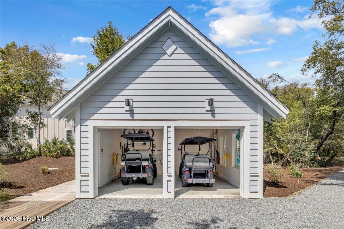 100563677 | Photo 50