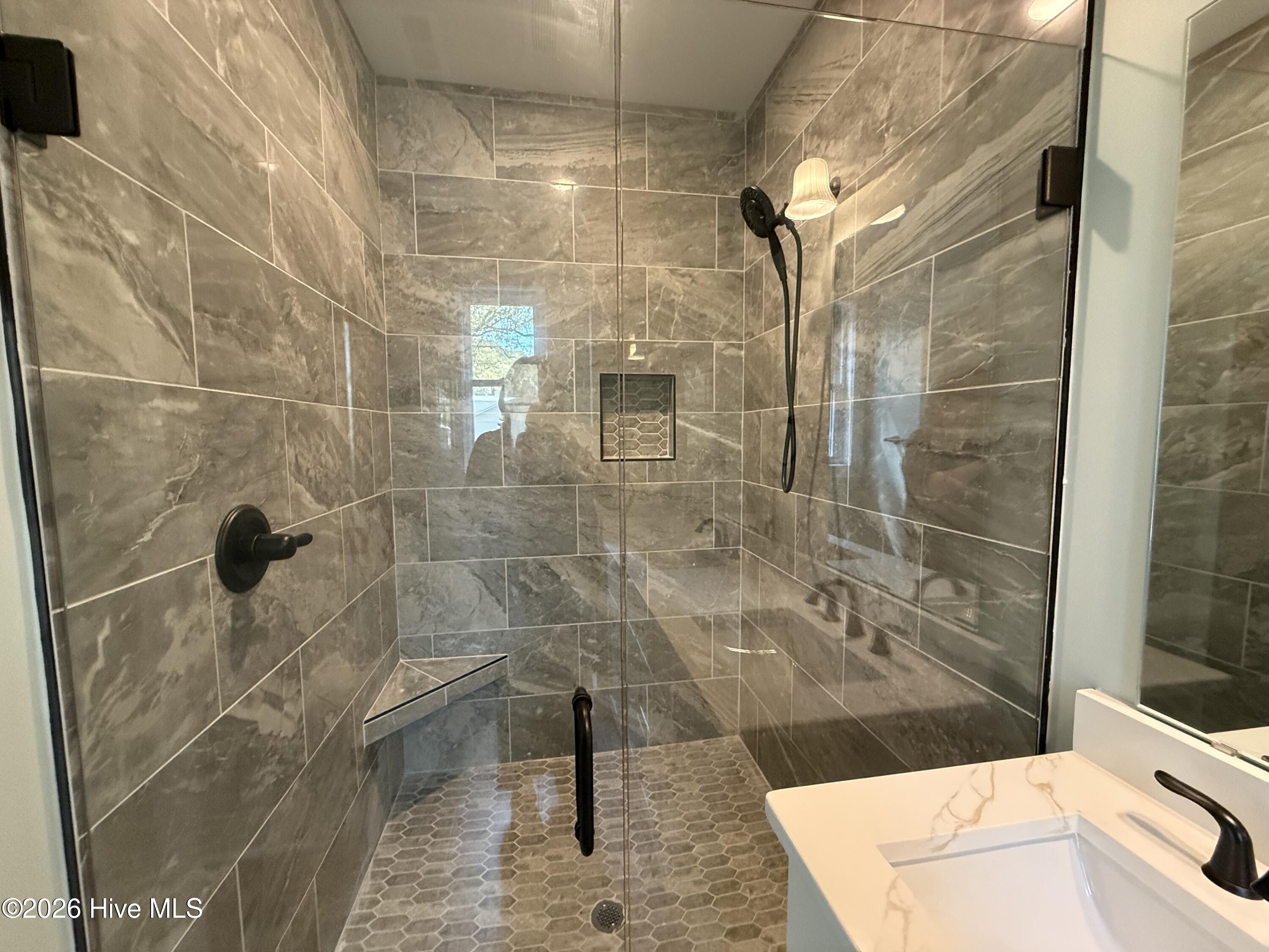 100564726 | Photo 16