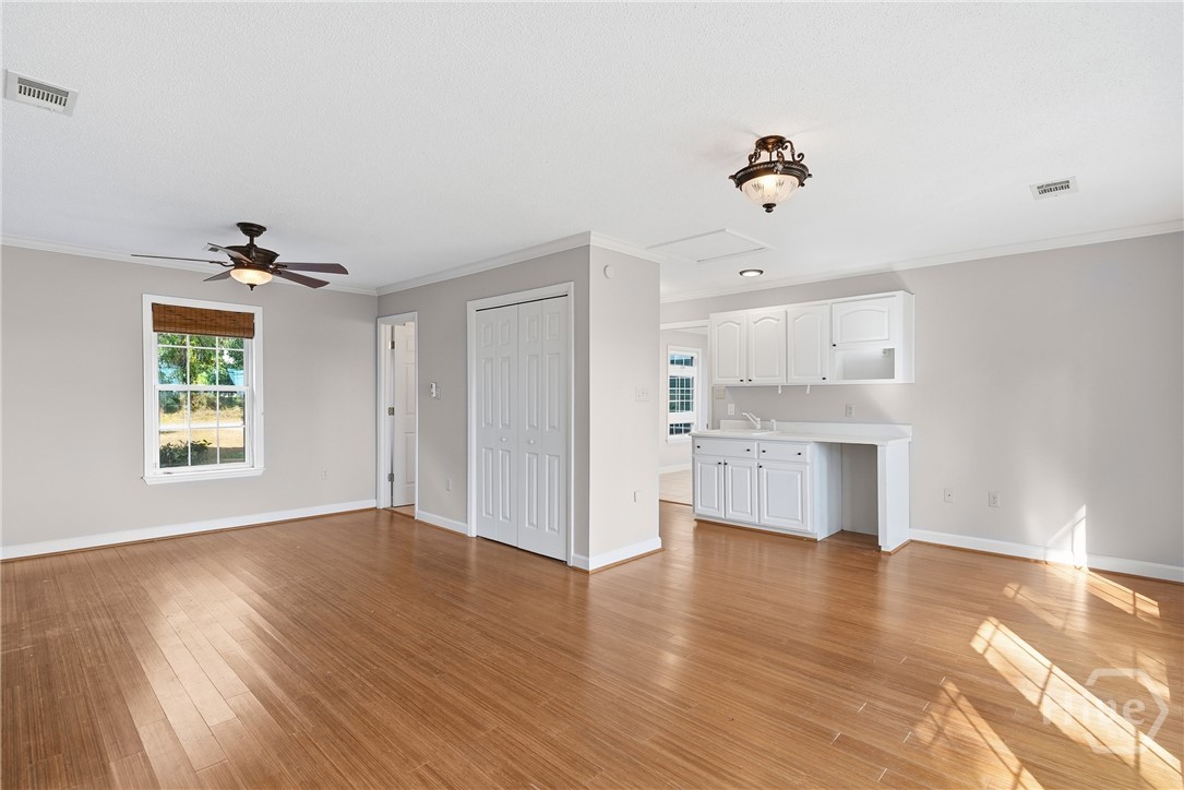 In-law/Guest suite with kitchenette
