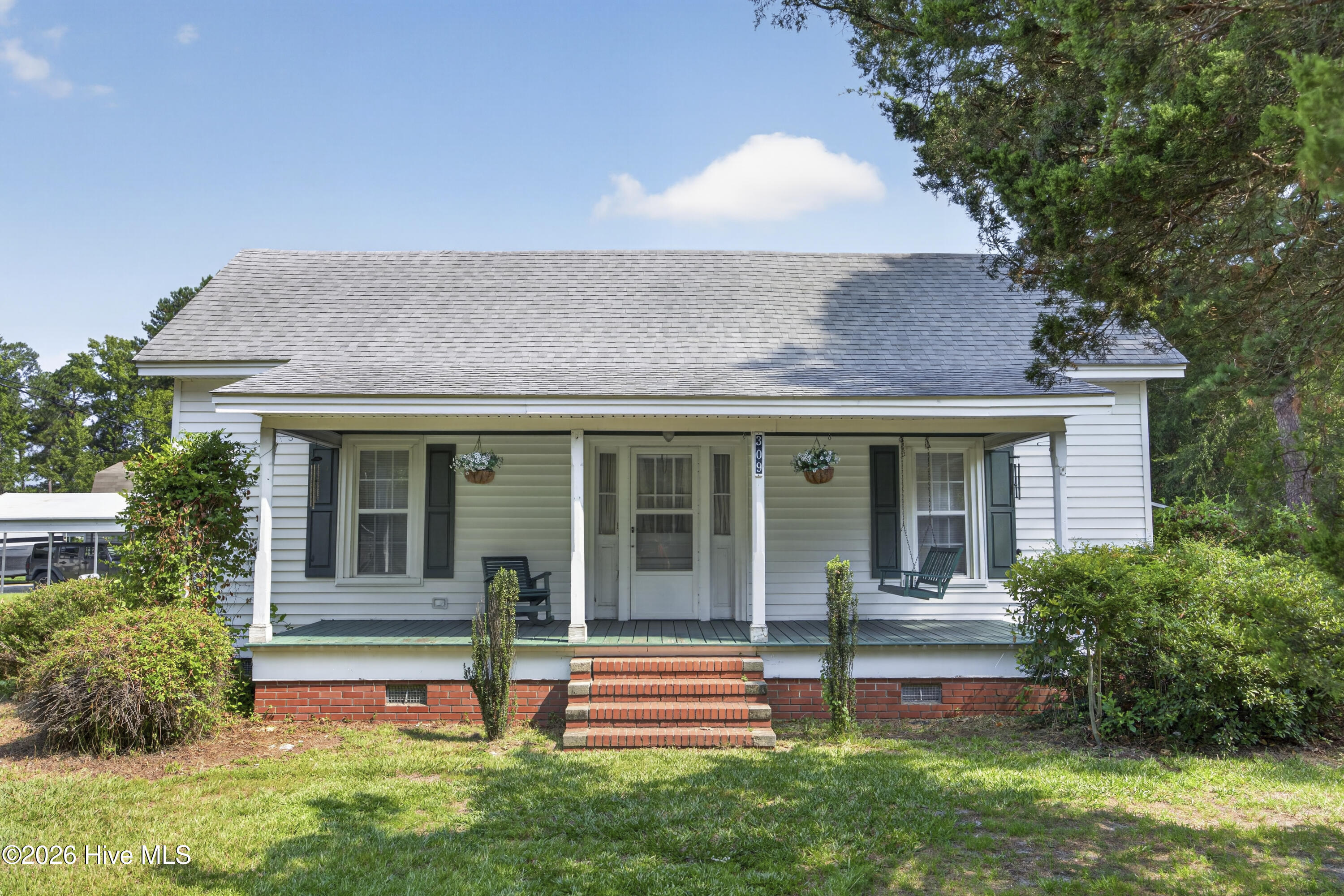 309 E Main Street, Magnolia, NC 28453 – photo 2