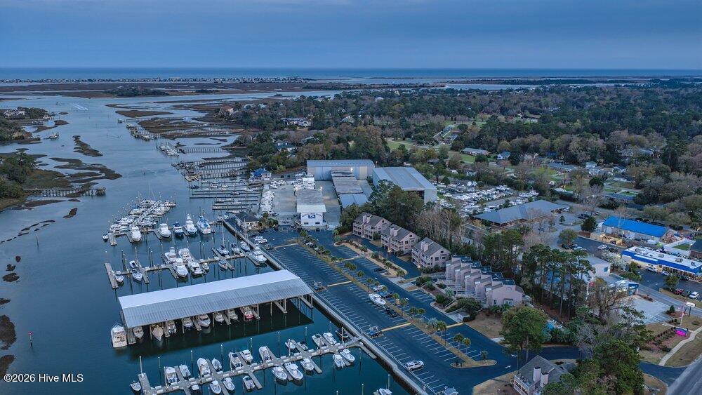 100562506 | Photo 42