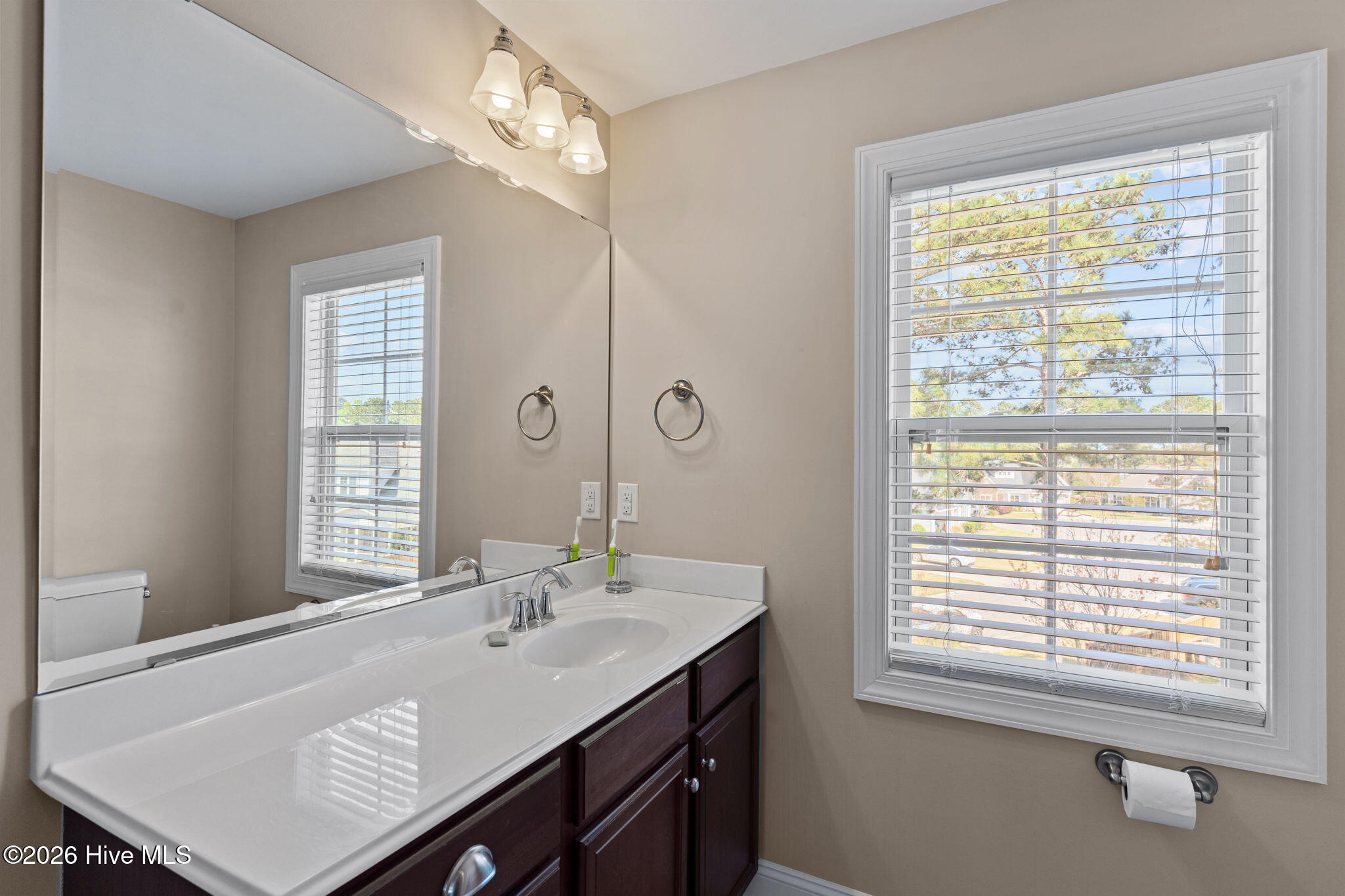 100564202 | Photo 37