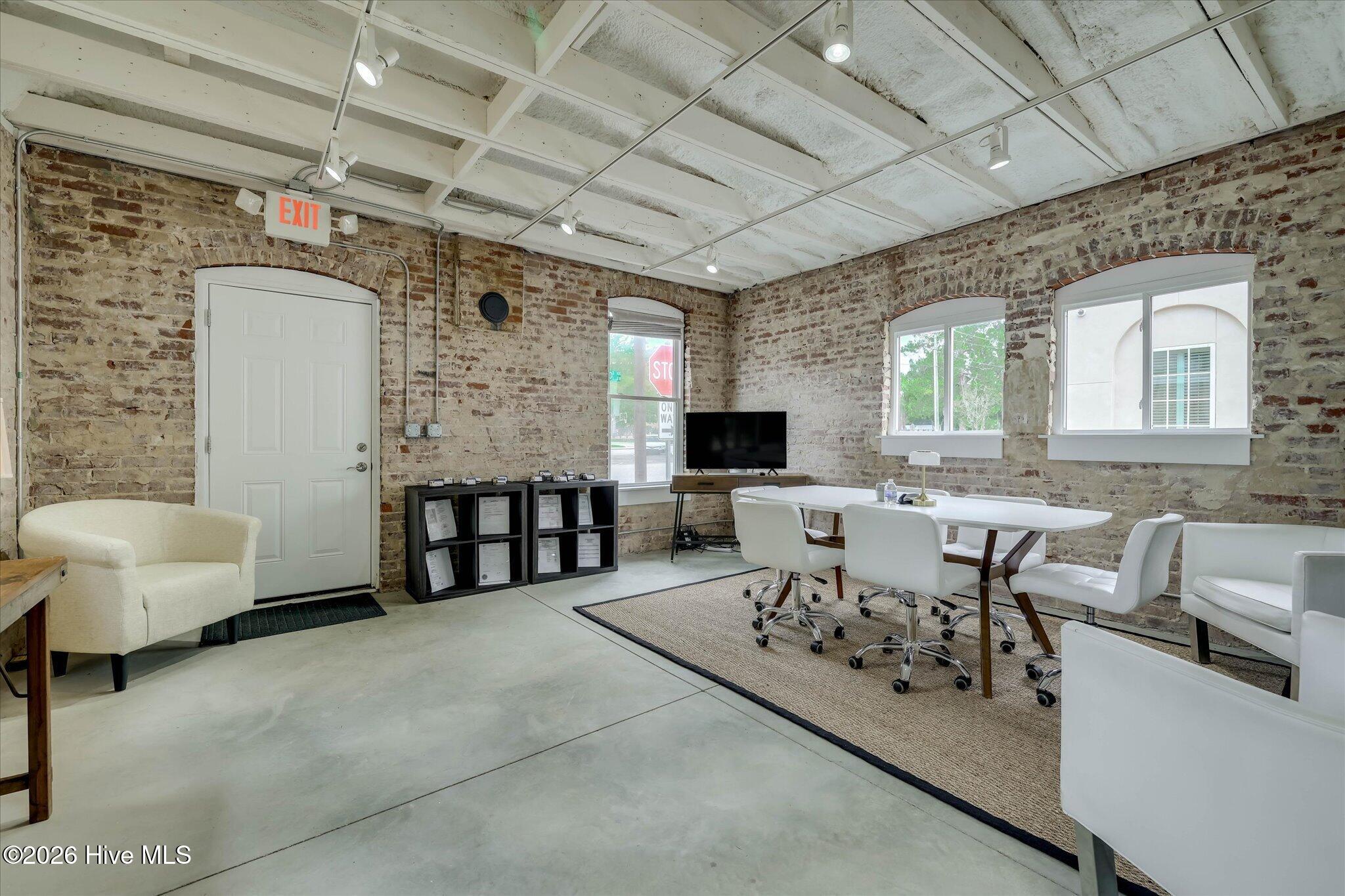 144 Fairfield office