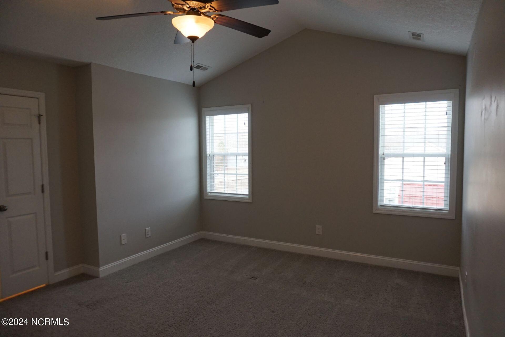 100550714 | Photo 26