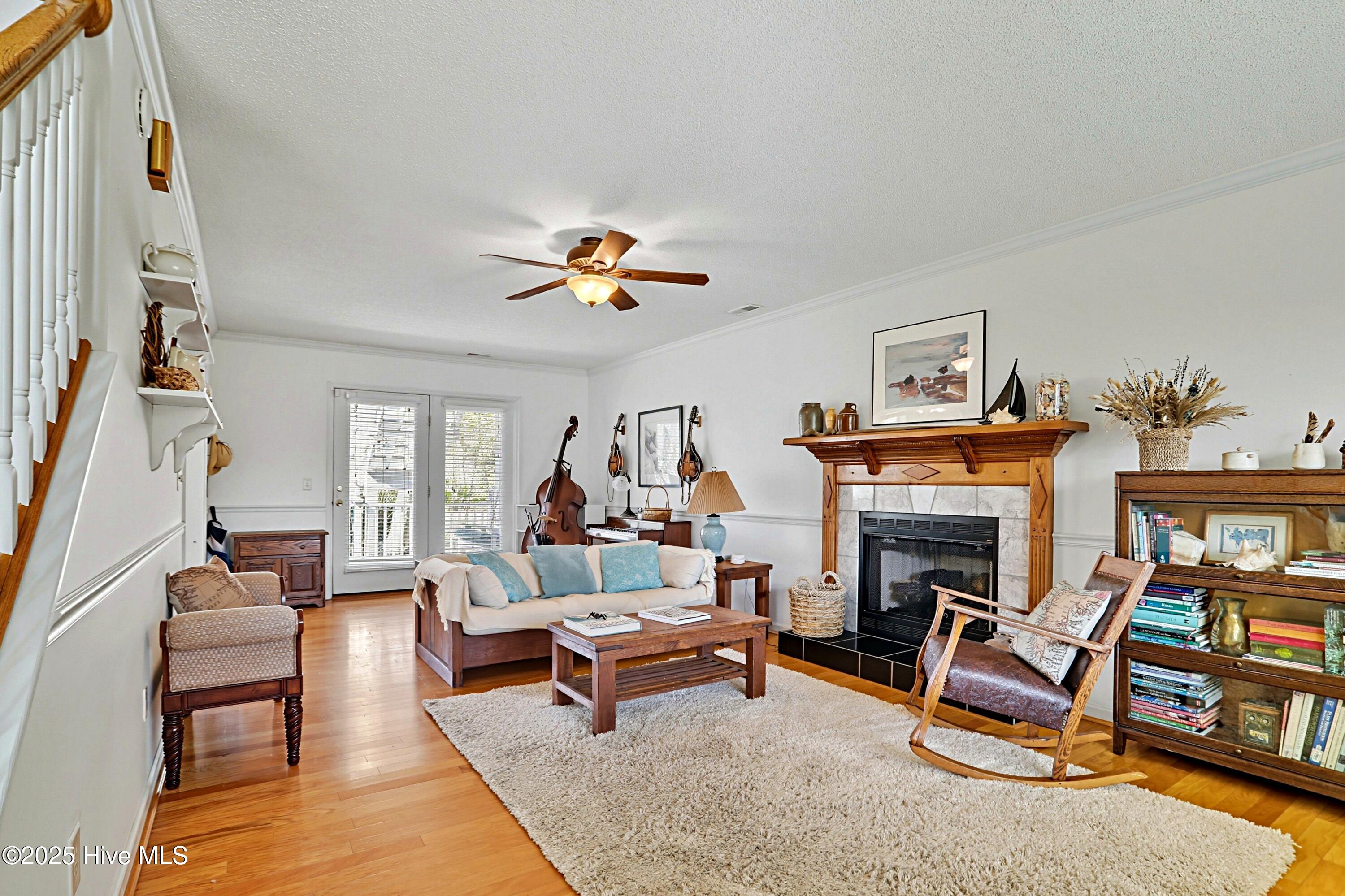 100532485 | Photo 11