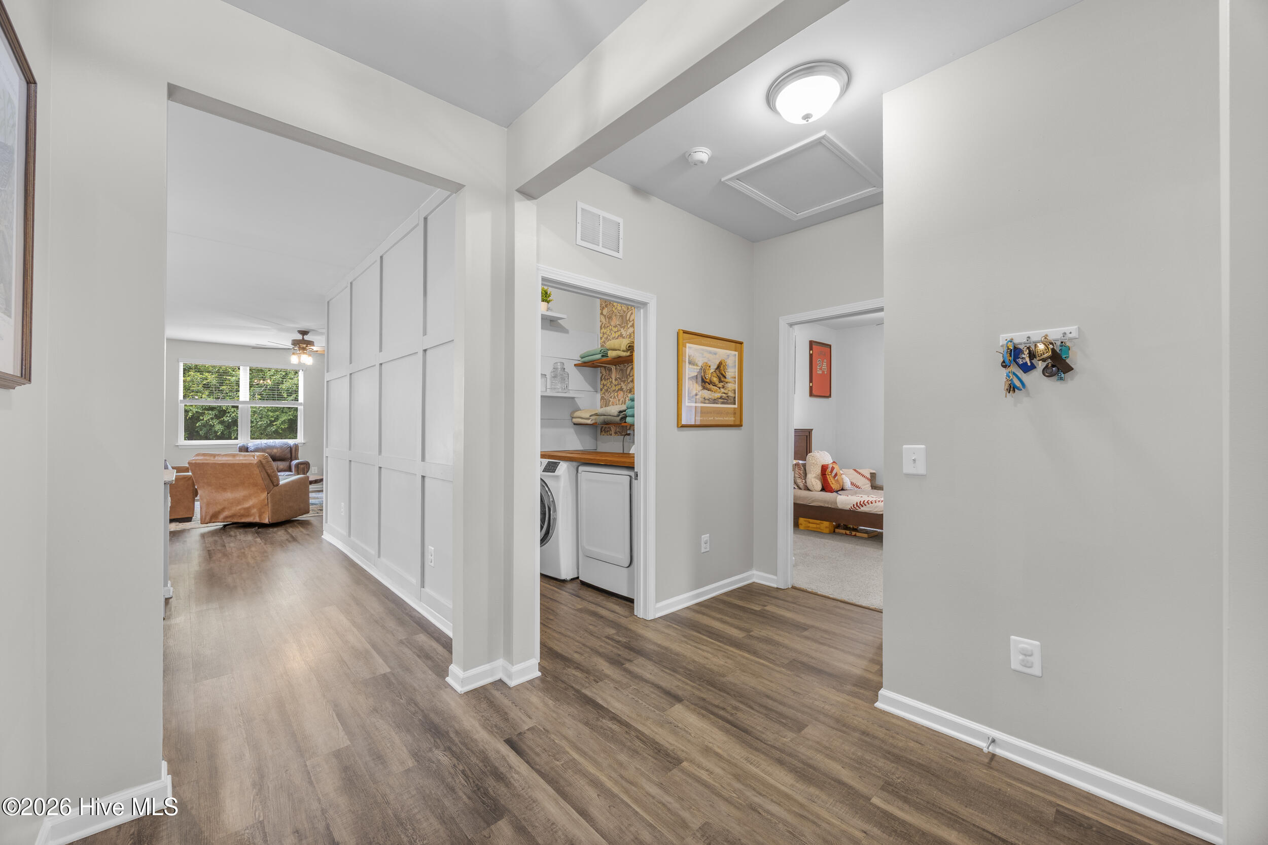 100570461 | Photo 18